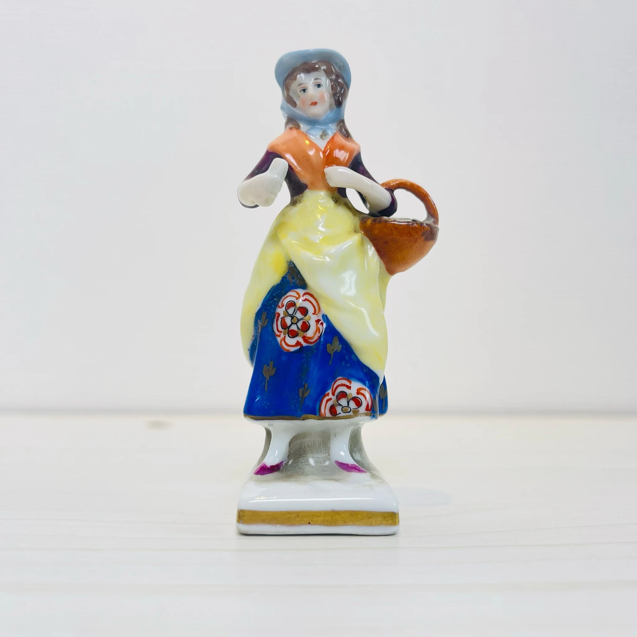 【アンティーク】 フィギュリン(磁器人形) / 19世紀以降 / イギリス
