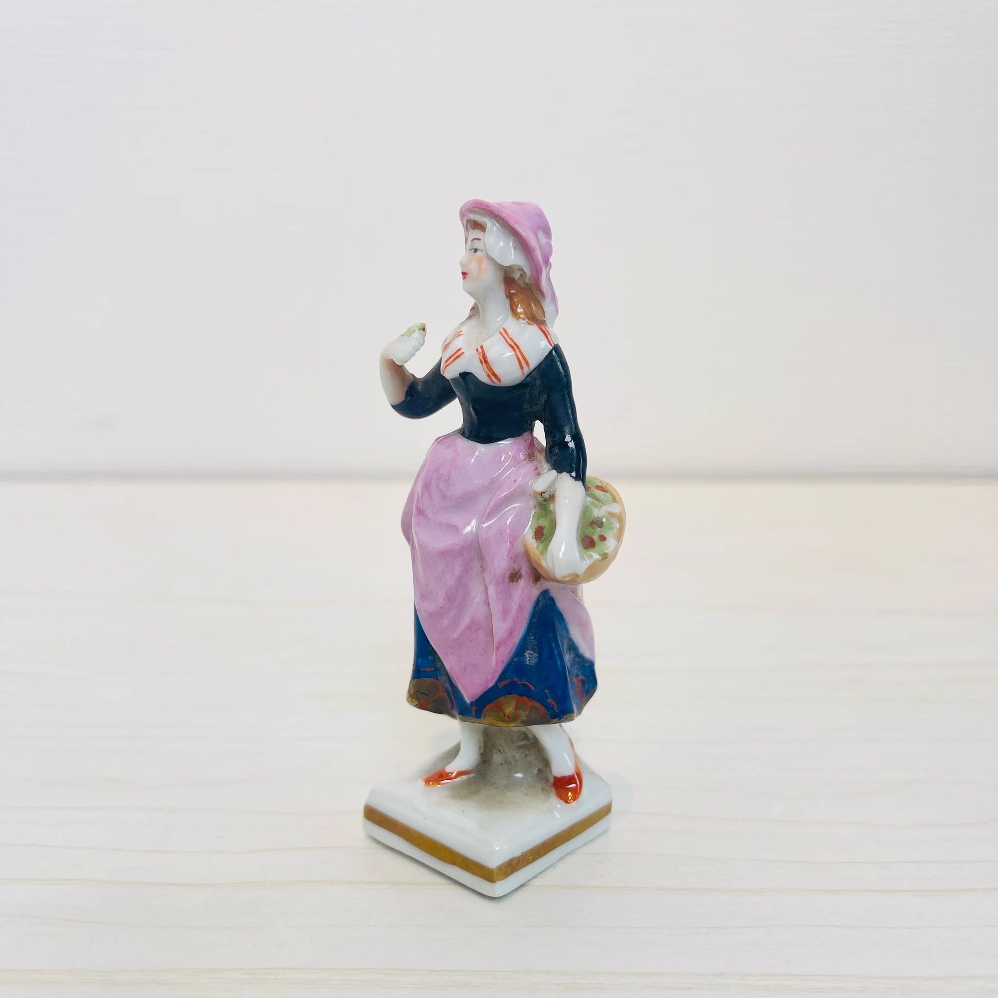 【アンティーク】 フィギュリン(磁器人形) / 19世紀以降 / イギリス