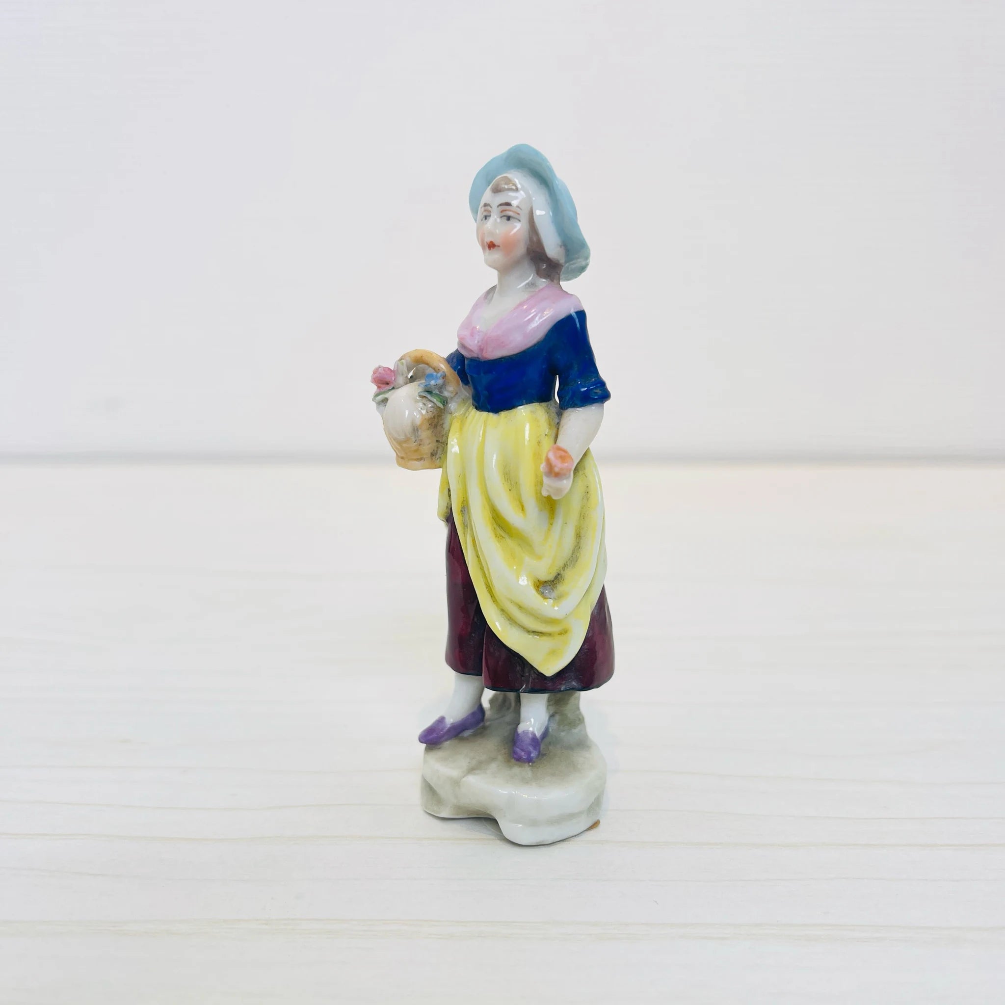 【アンティーク】 フィギュリン(磁器人形) / 19世紀以降 / イギリス