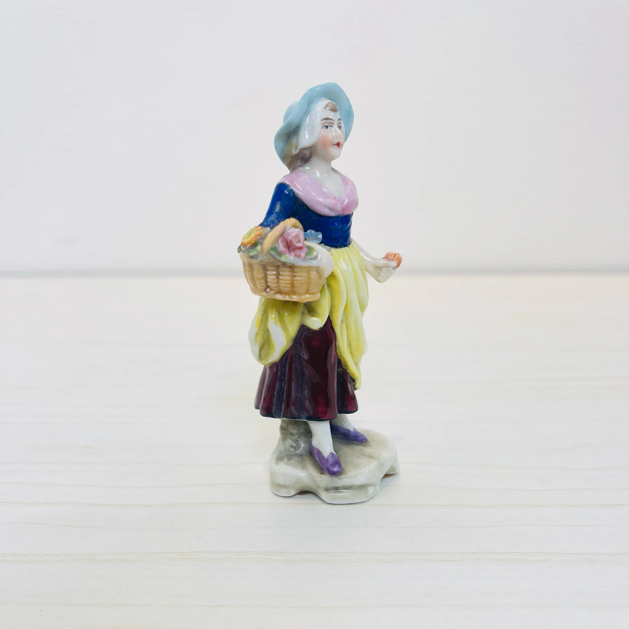 【アンティーク】 フィギュリン(磁器人形) / 19世紀以降 / イギリス