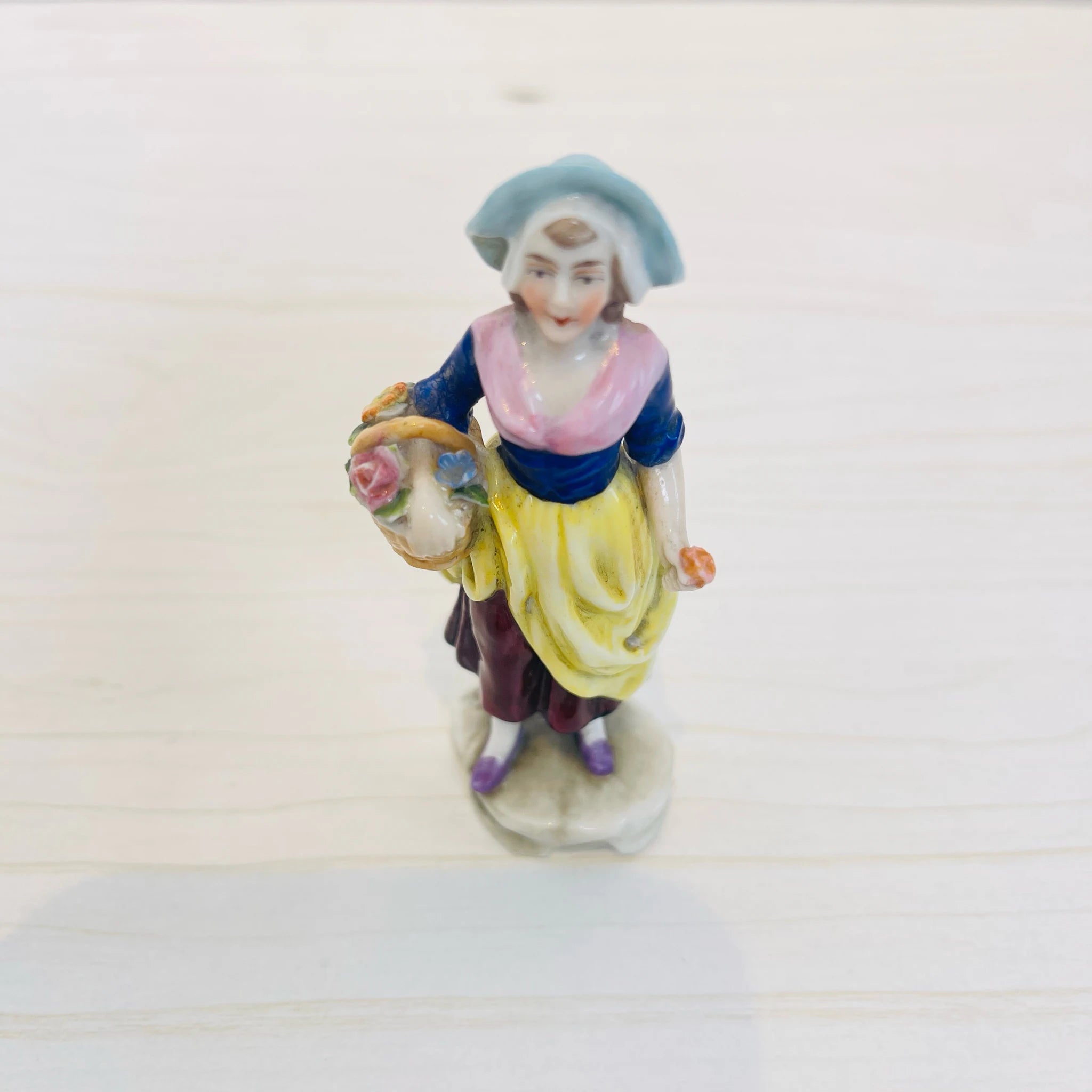【アンティーク】 フィギュリン(磁器人形) / 19世紀以降 / イギリス