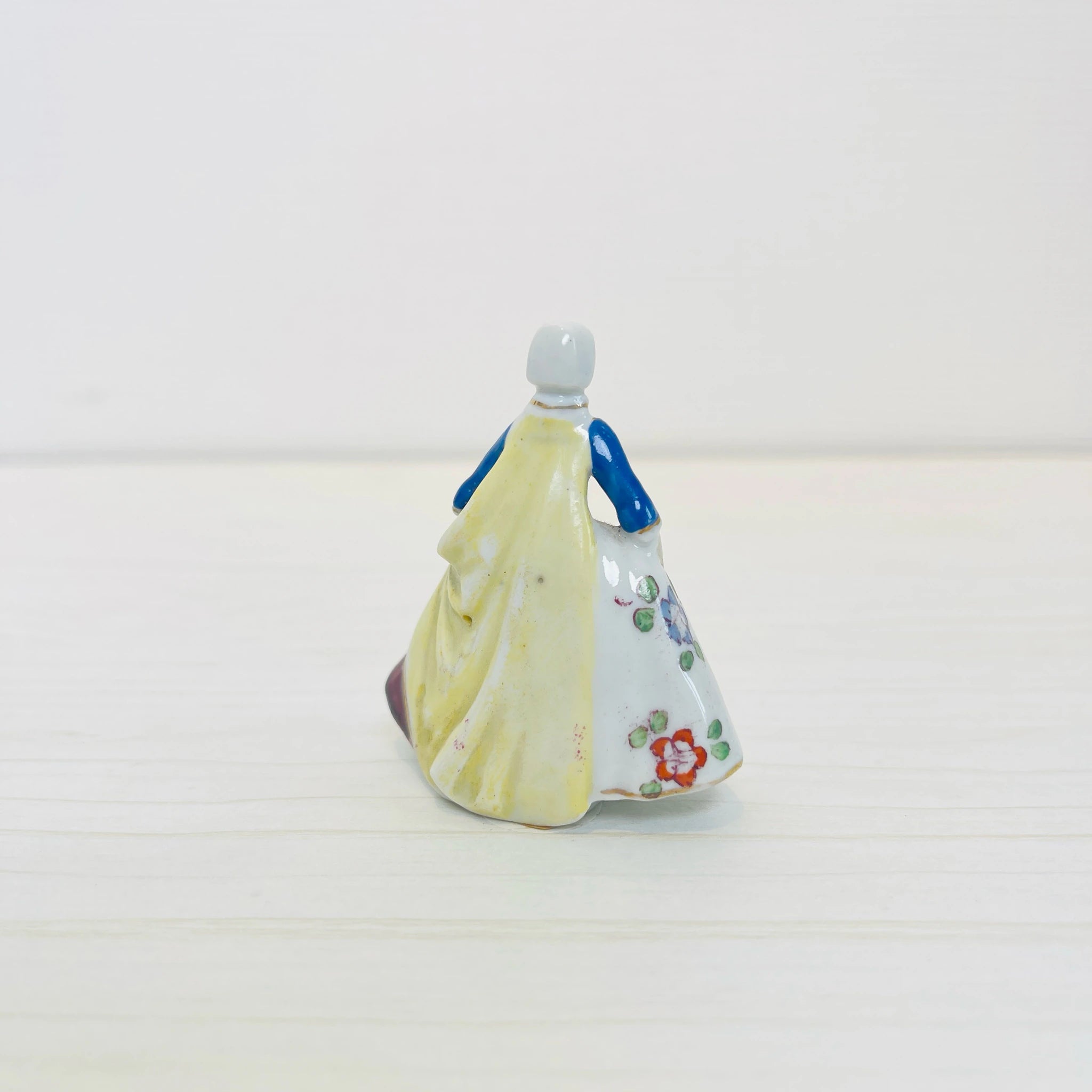 【アンティーク】 フィギュリン(磁器人形) / 19世紀以降 / イギリス