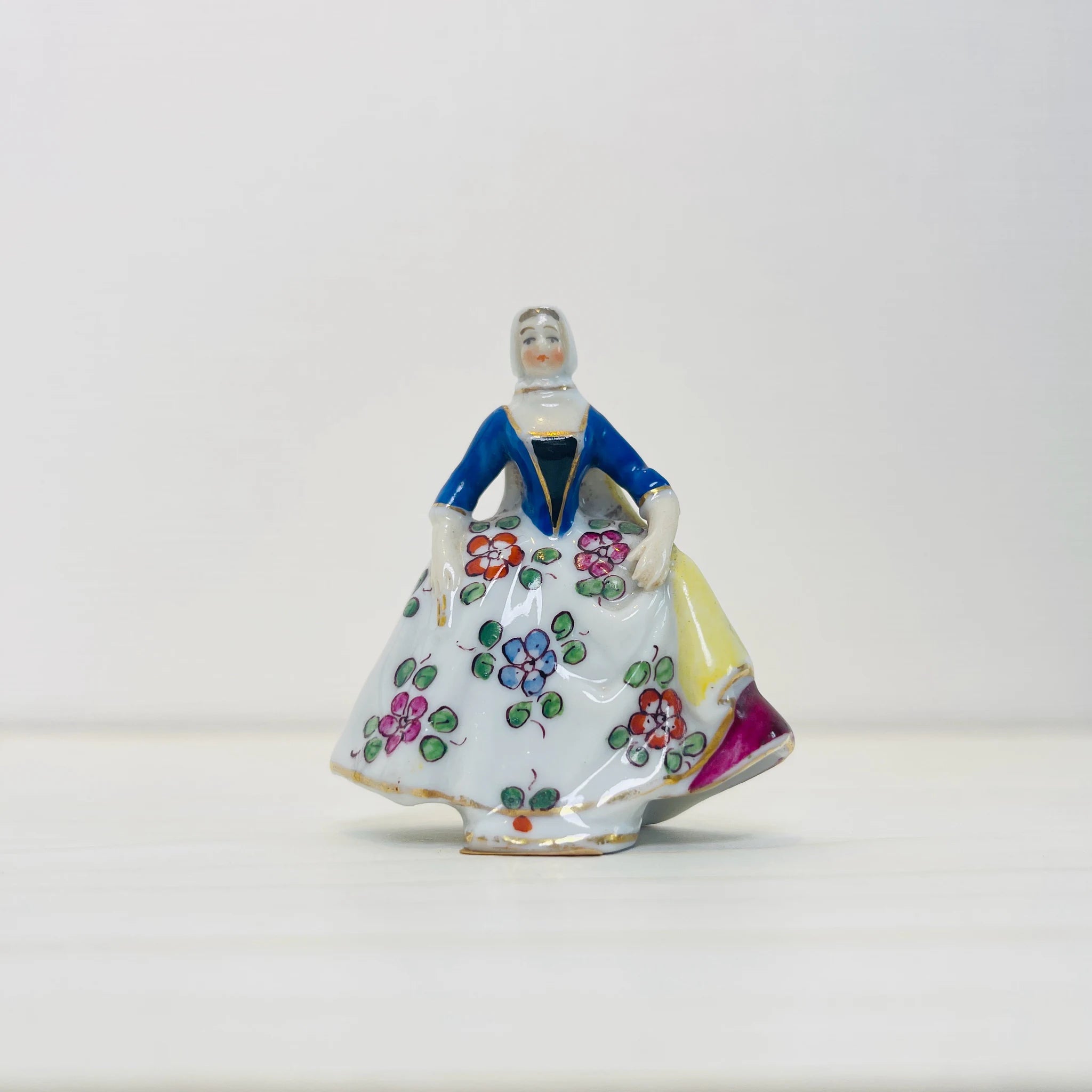 【アンティーク】 フィギュリン(磁器人形) / 19世紀以降 / イギリス