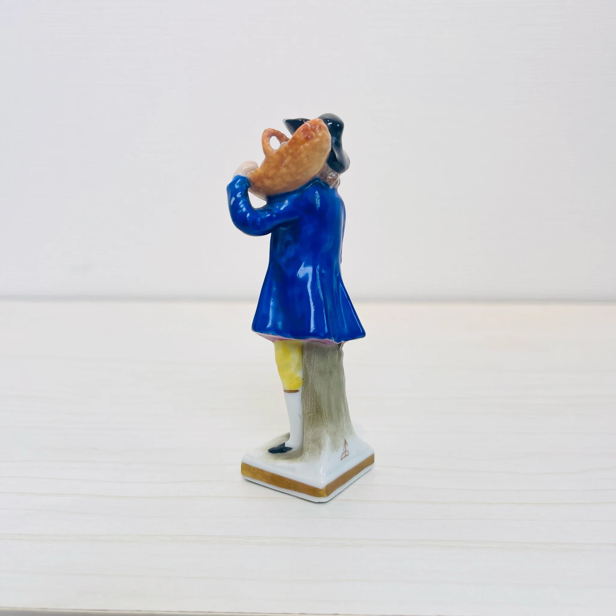 【アンティーク】 フィギュリン(磁器人形) / 19世紀以降 / イギリス