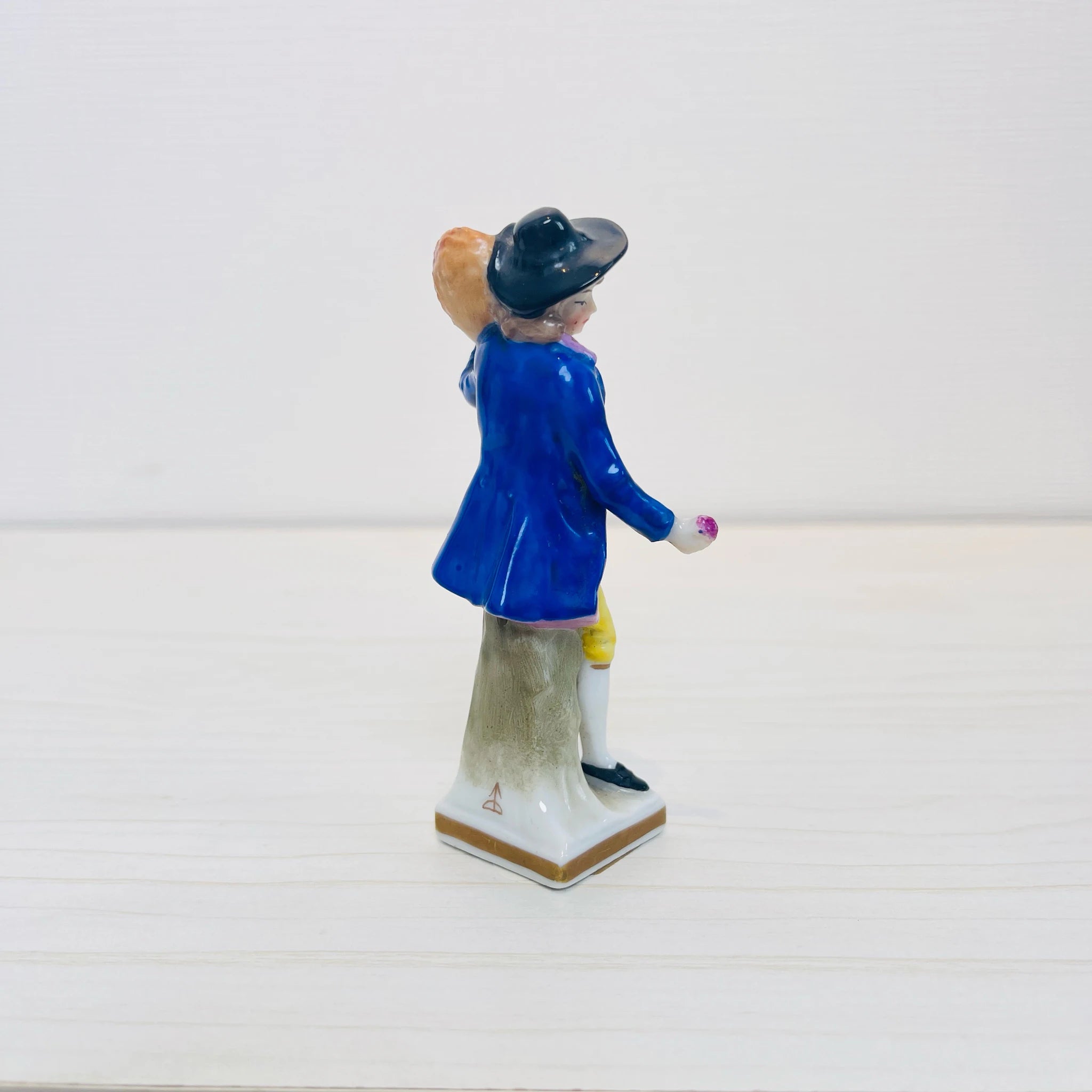 【アンティーク】 フィギュリン(磁器人形) / 19世紀以降 / イギリス