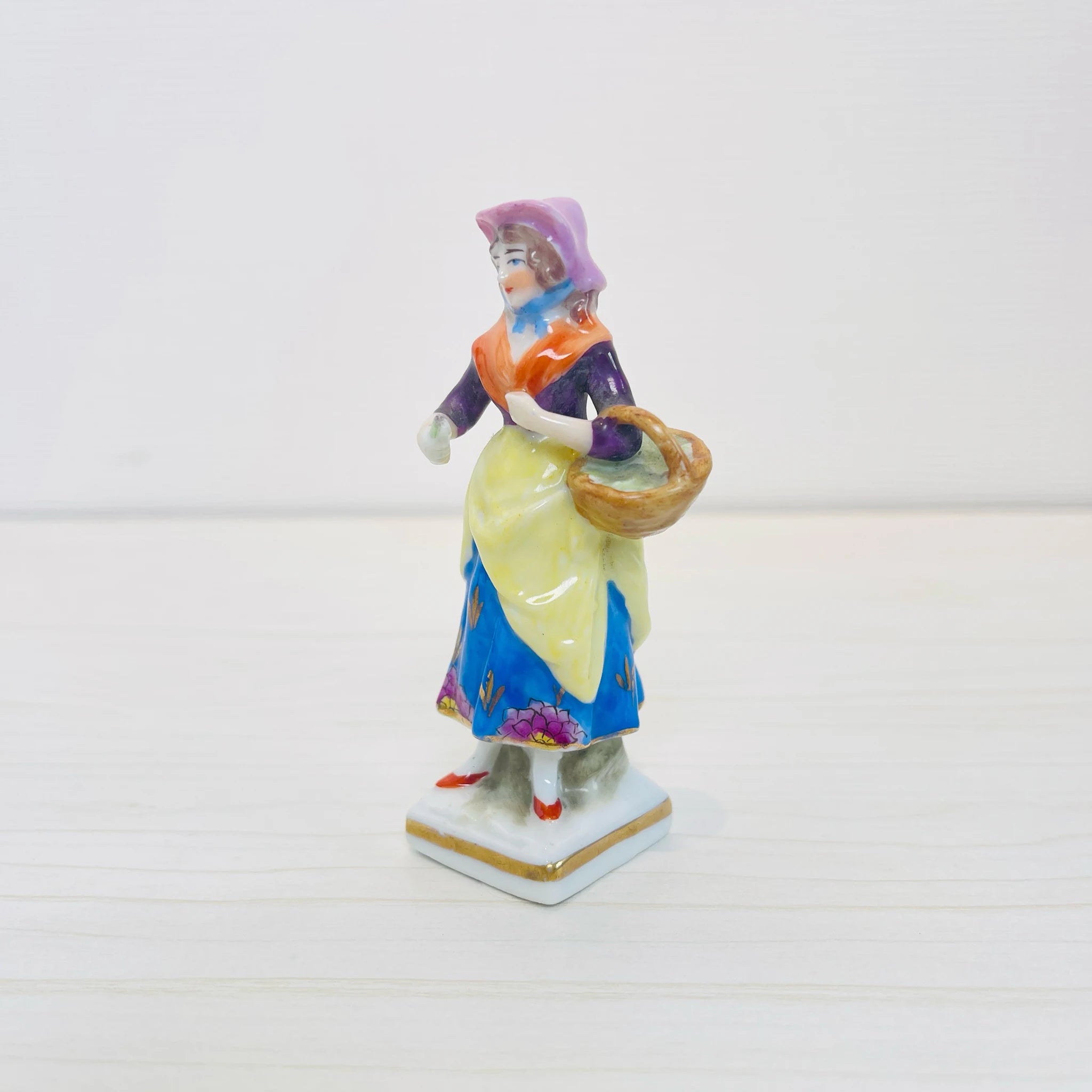 【アンティーク】 フィギュリン(磁器人形) / 19世紀以降 / イギリス