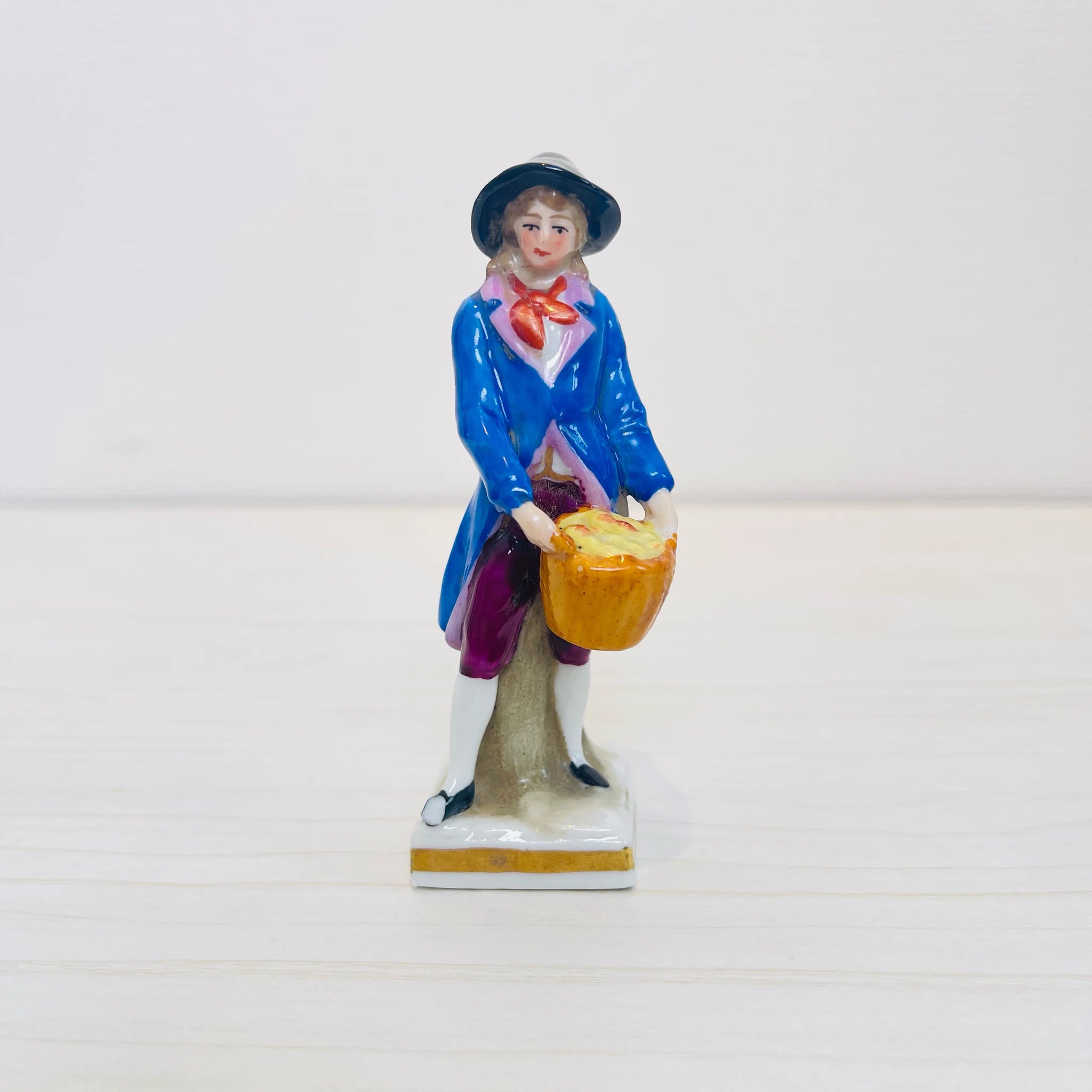 【アンティーク】 フィギュリン(磁器人形) / Watson & Co / Delhouse of John'a Port Salisbury / 19世紀以降 / イギリス / Watson&Co