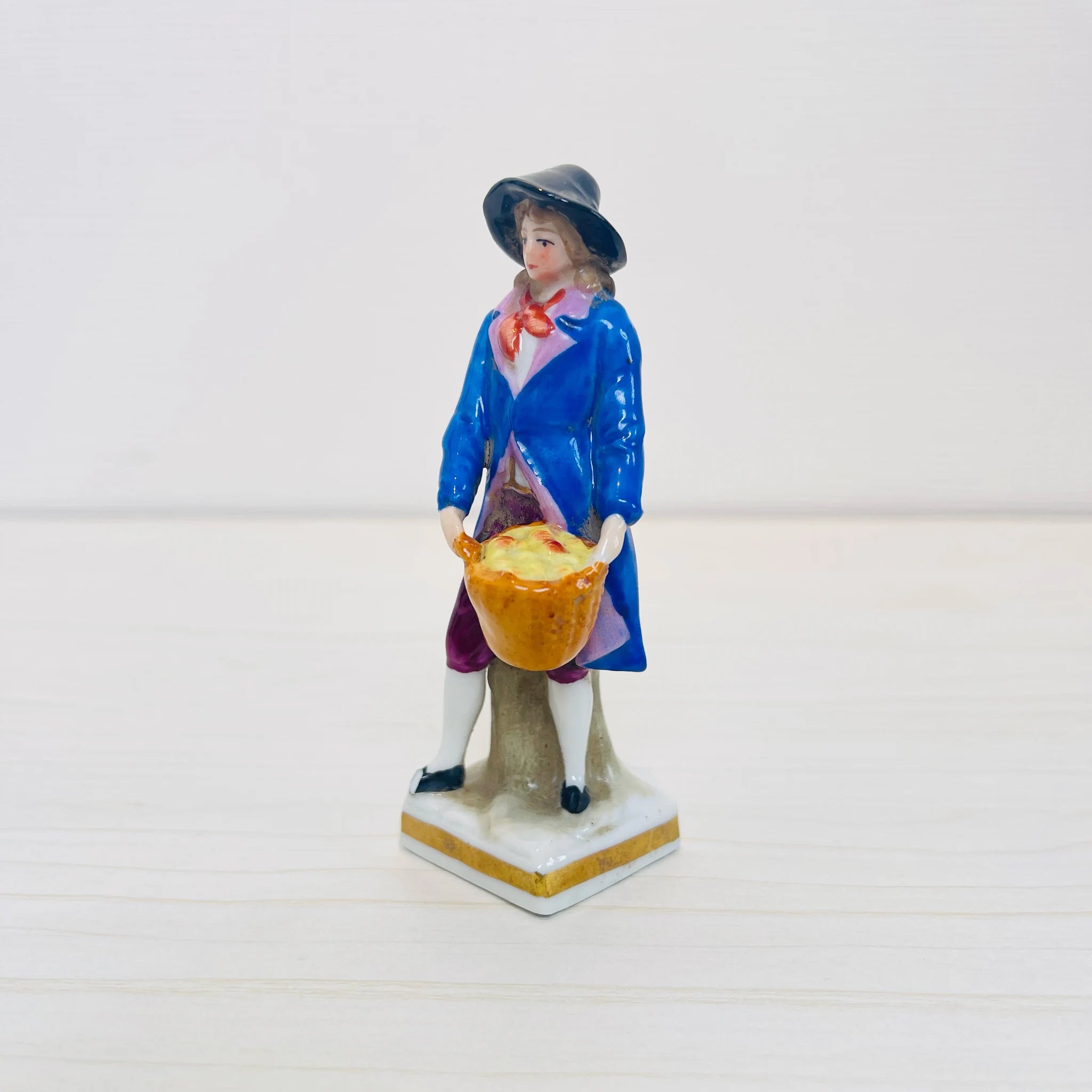 【アンティーク】 フィギュリン(磁器人形) / Watson & Co / Delhouse of John'a Port Salisbury / 19世紀以降 / イギリス / Watson&Co