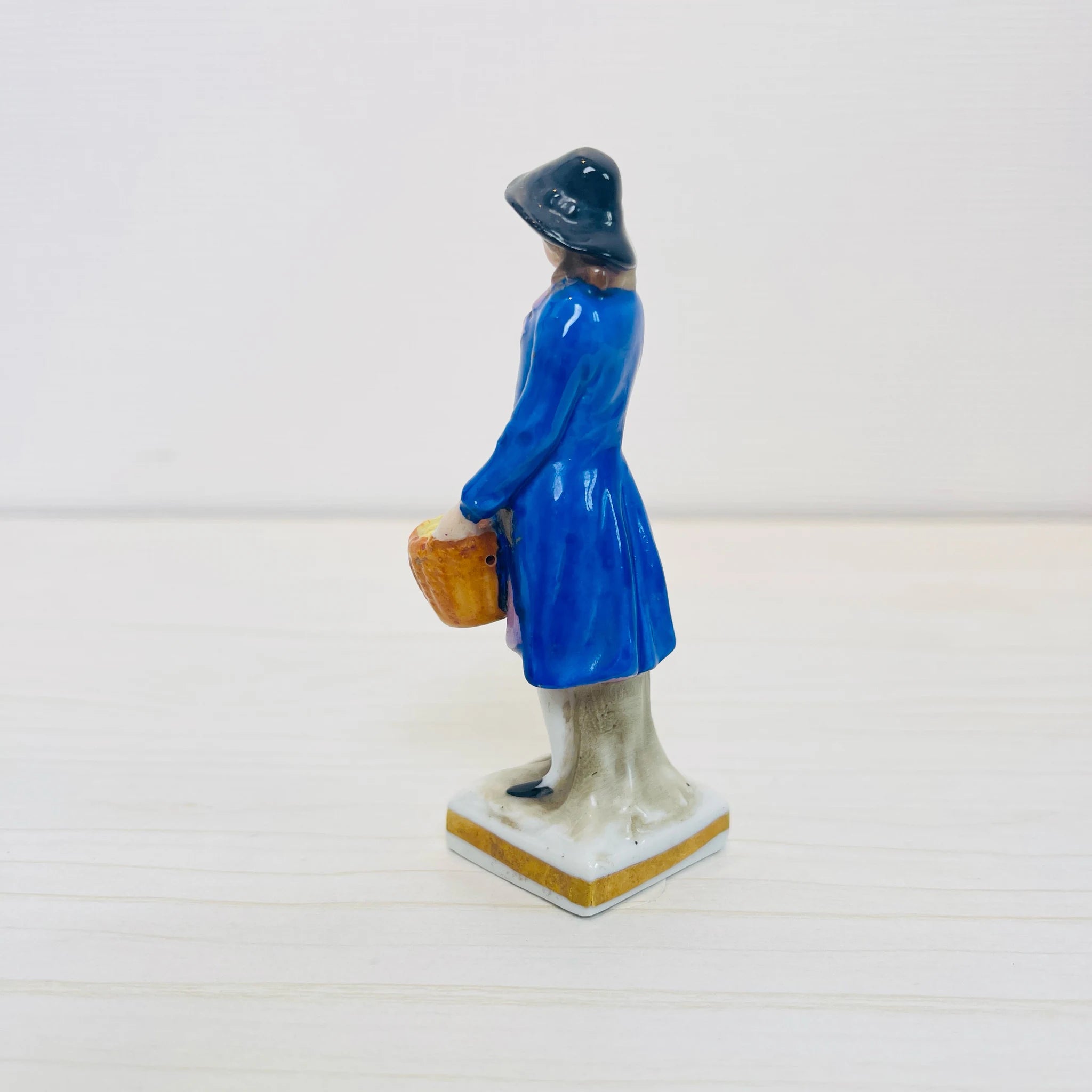 【アンティーク】 フィギュリン(磁器人形) / Watson & Co / Delhouse of John'a Port Salisbury / 19世紀以降 / イギリス / Watson&Co