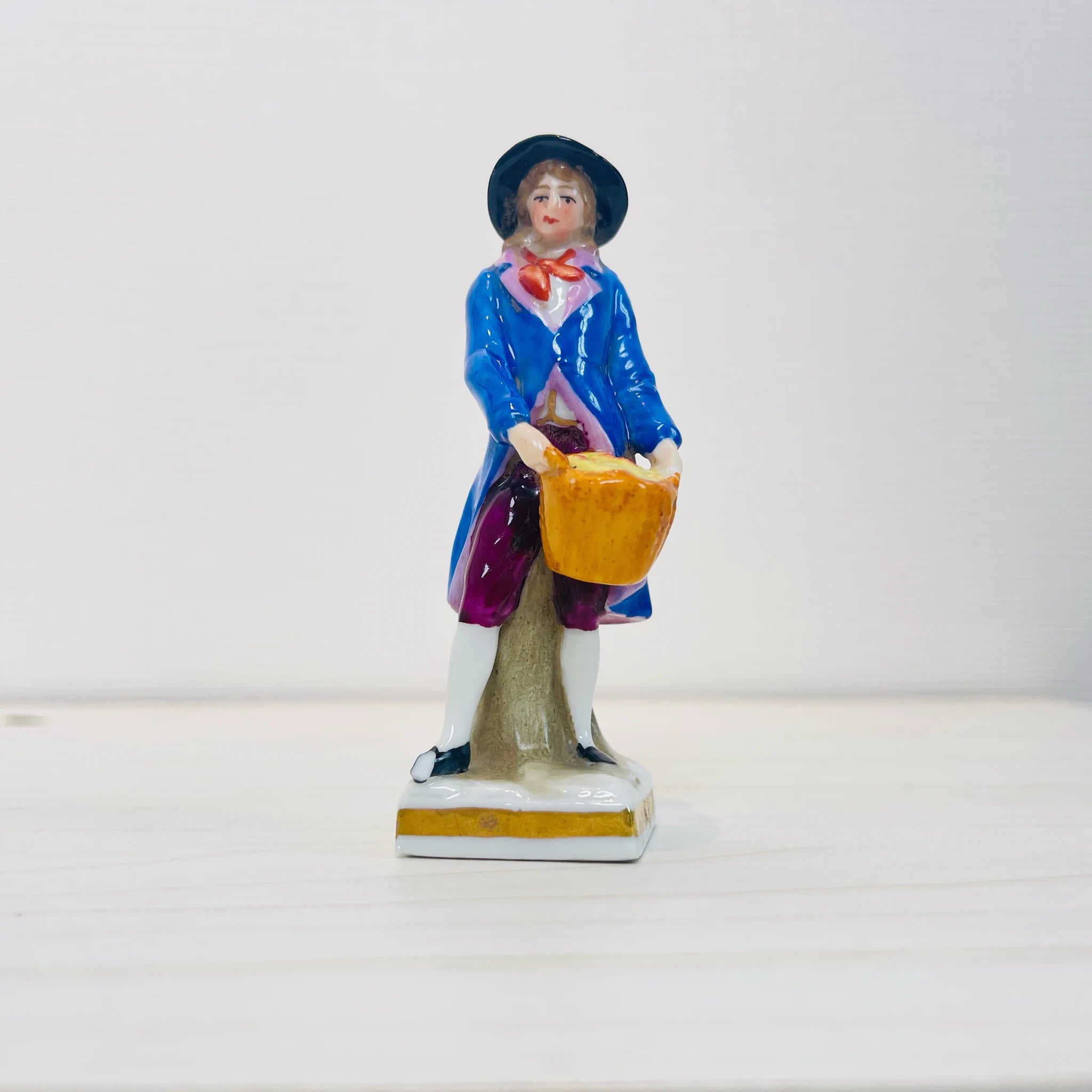 【アンティーク】 フィギュリン(磁器人形) / Watson & Co / Delhouse of John'a Port Salisbury / 19世紀以降 / イギリス / Watson&Co