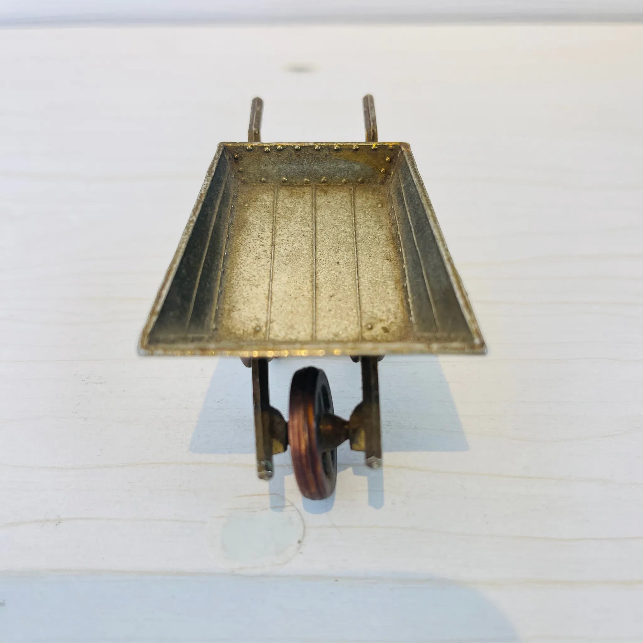 【アンティーク】 真鍮製ミニチュアフィギュア / 一輪手押し車 / 真鍮