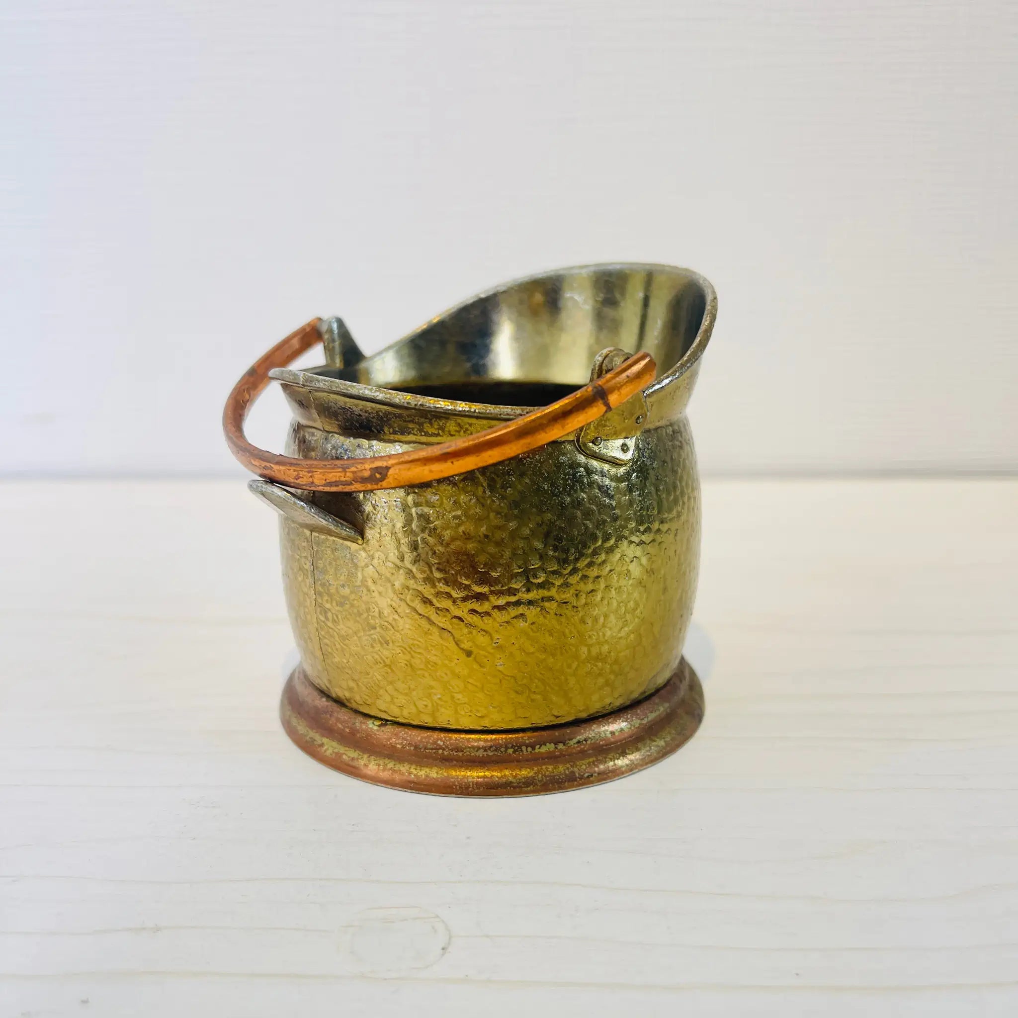 【アンティーク】 真鍮製ミニチュアフィギュア / バケツ / 真鍮