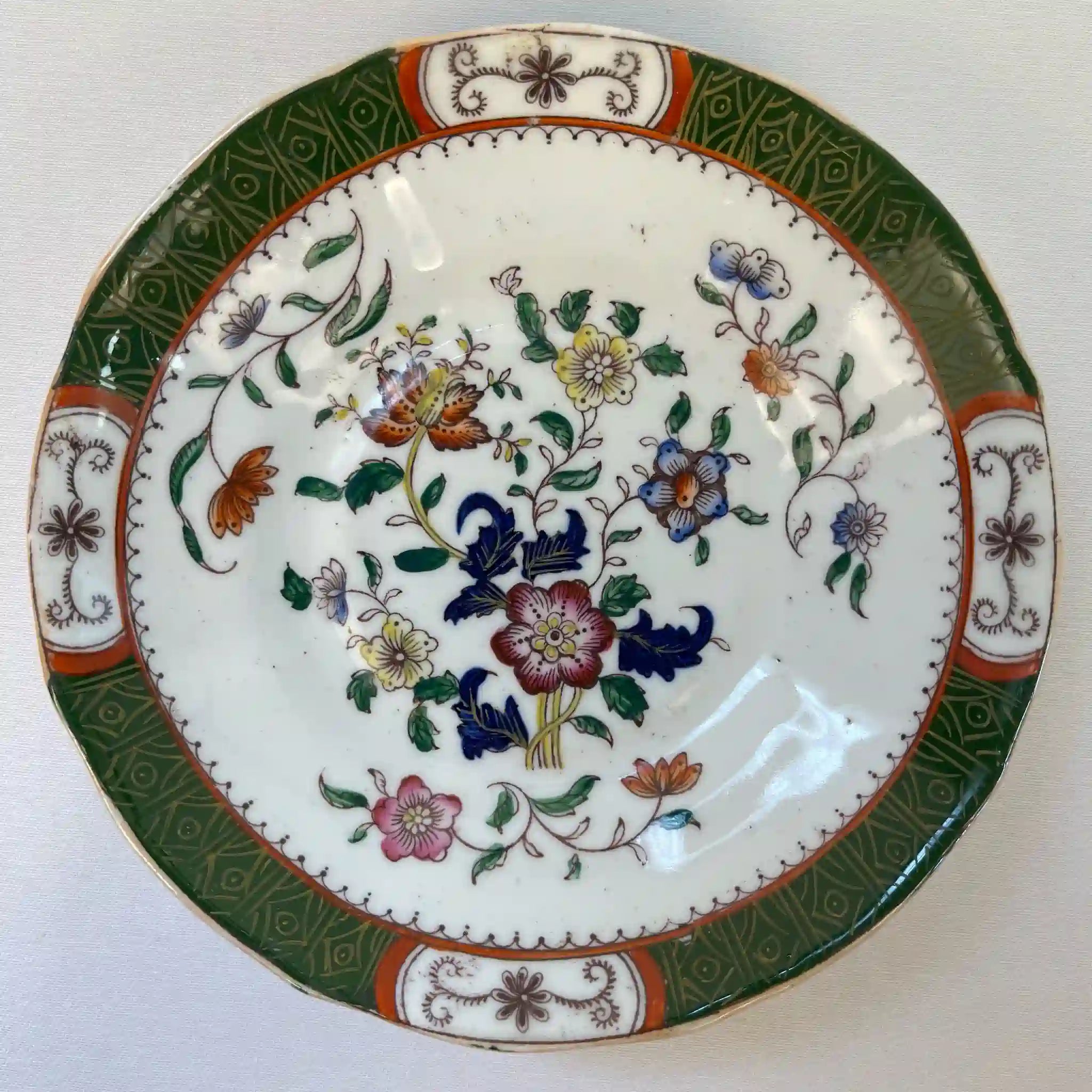 【アンティーク】 ソーサー / ビクトリアン様式 / 19世紀 / イギリス / Famille Rose(ファミーユ・ローズ)モチーフ