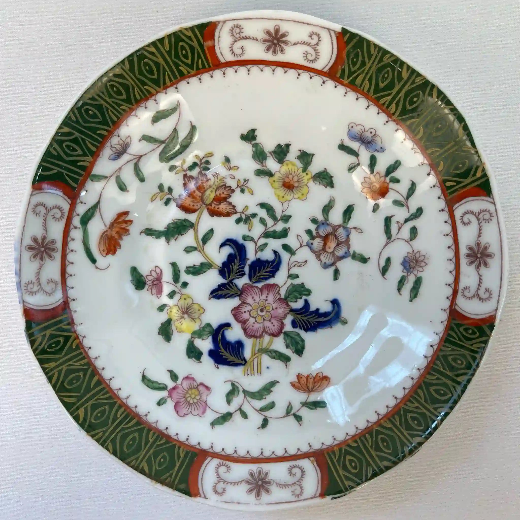 【アンティーク】 ソーサー / ビクトリアン様式 / 19世紀 / イギリス / Famille Rose(ファミーユ・ローズ)モチーフ