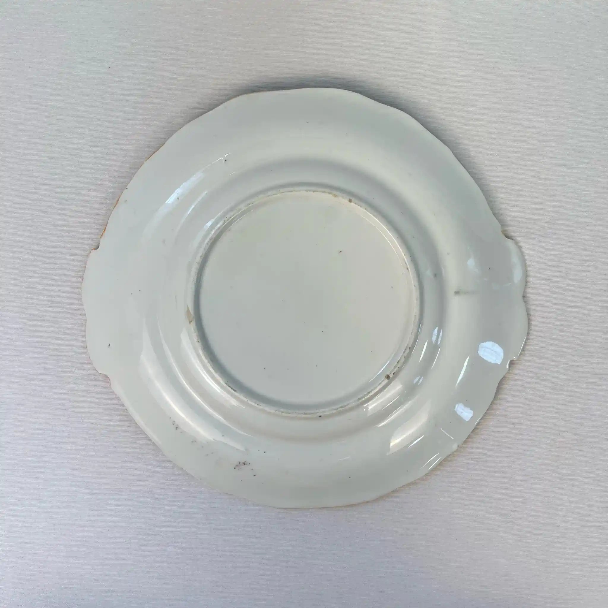 【アンティーク】 プレート(皿) / ビクトリアン様式 / 19世紀 / イギリス / Famille Rose(ファミーユ・ローズ)モチーフ 取っ手付き