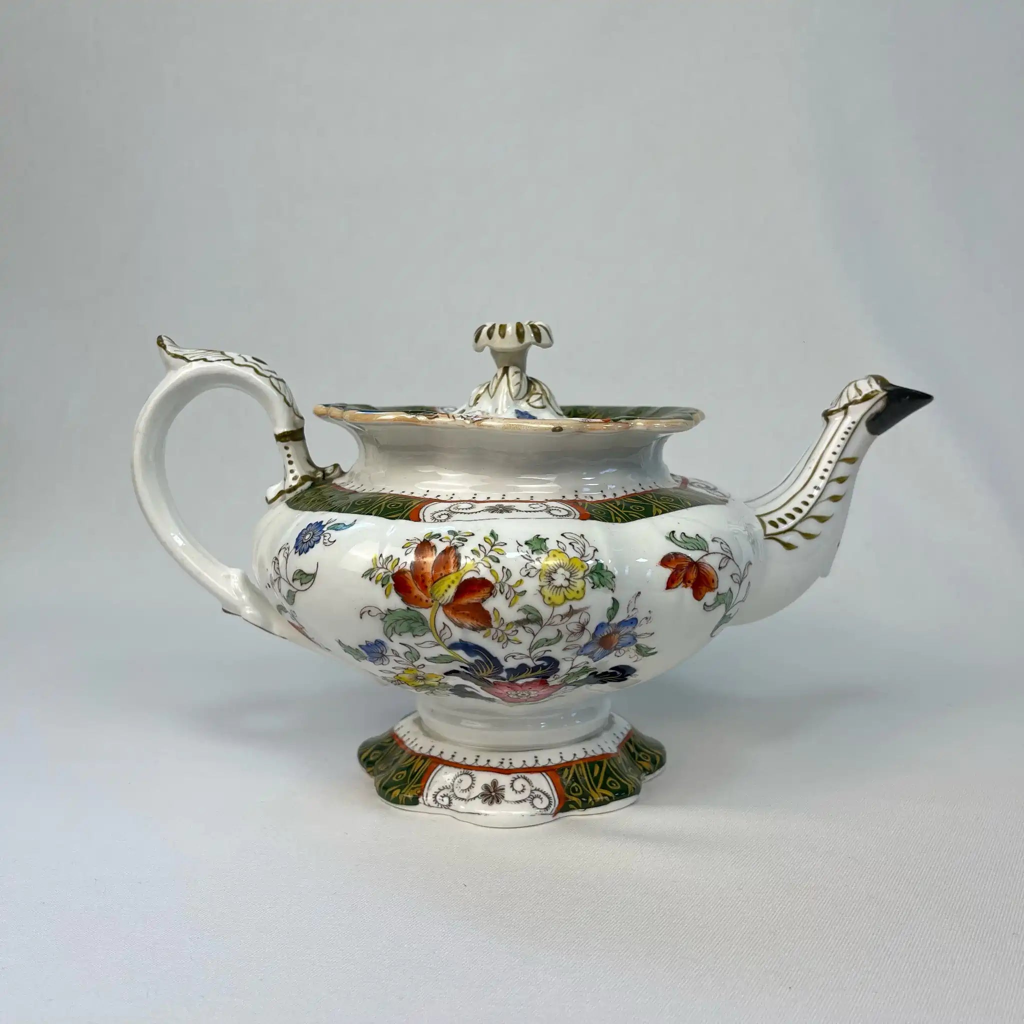 【アンティーク】 ティーポット / チューリーンコレクション / 19世紀以降 / イギリス / ビクトリアン様式