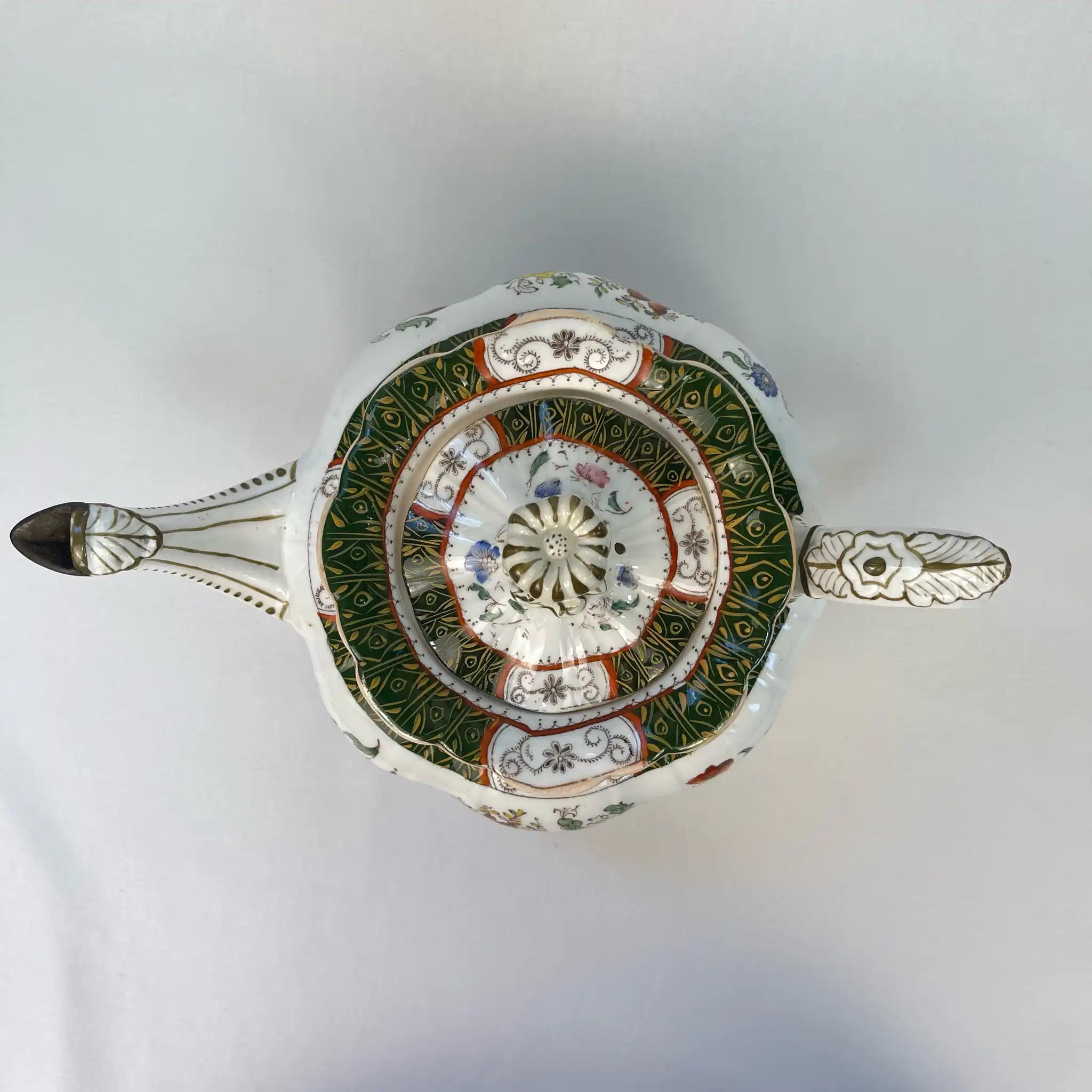 【アンティーク】 ティーポット / チューリーンコレクション / 19世紀以降 / イギリス / ビクトリアン様式