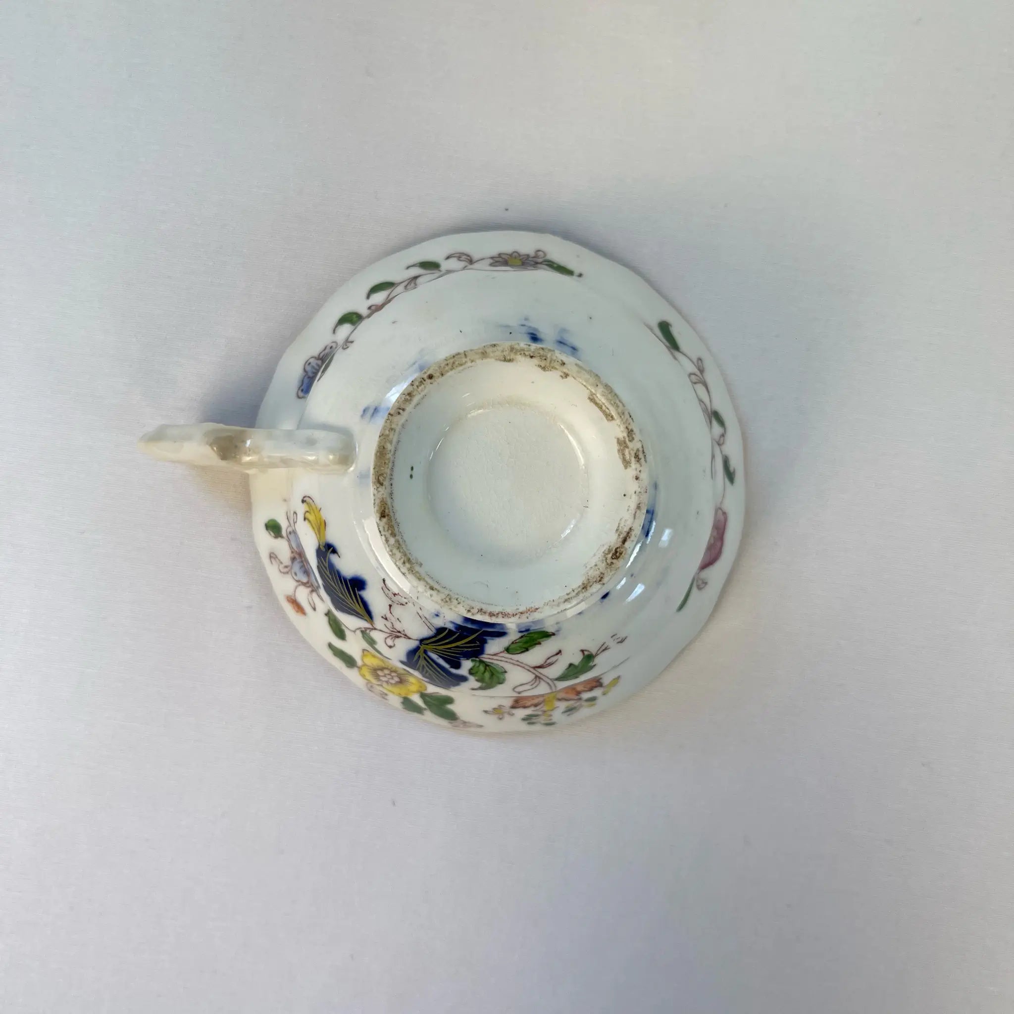 【アンティーク】 ティーカップ / ビクトリアン様式 / イギリス / Famille Rose(ファミーユ・ローズ)モチーフ