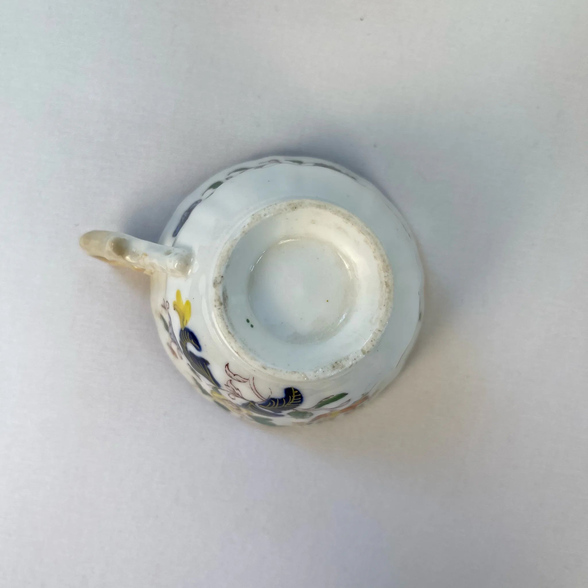 【アンティーク】 ティーカップ / ビクトリアン様式 / イギリス / Famille Rose(ファミーユ・ローズ)モチーフ