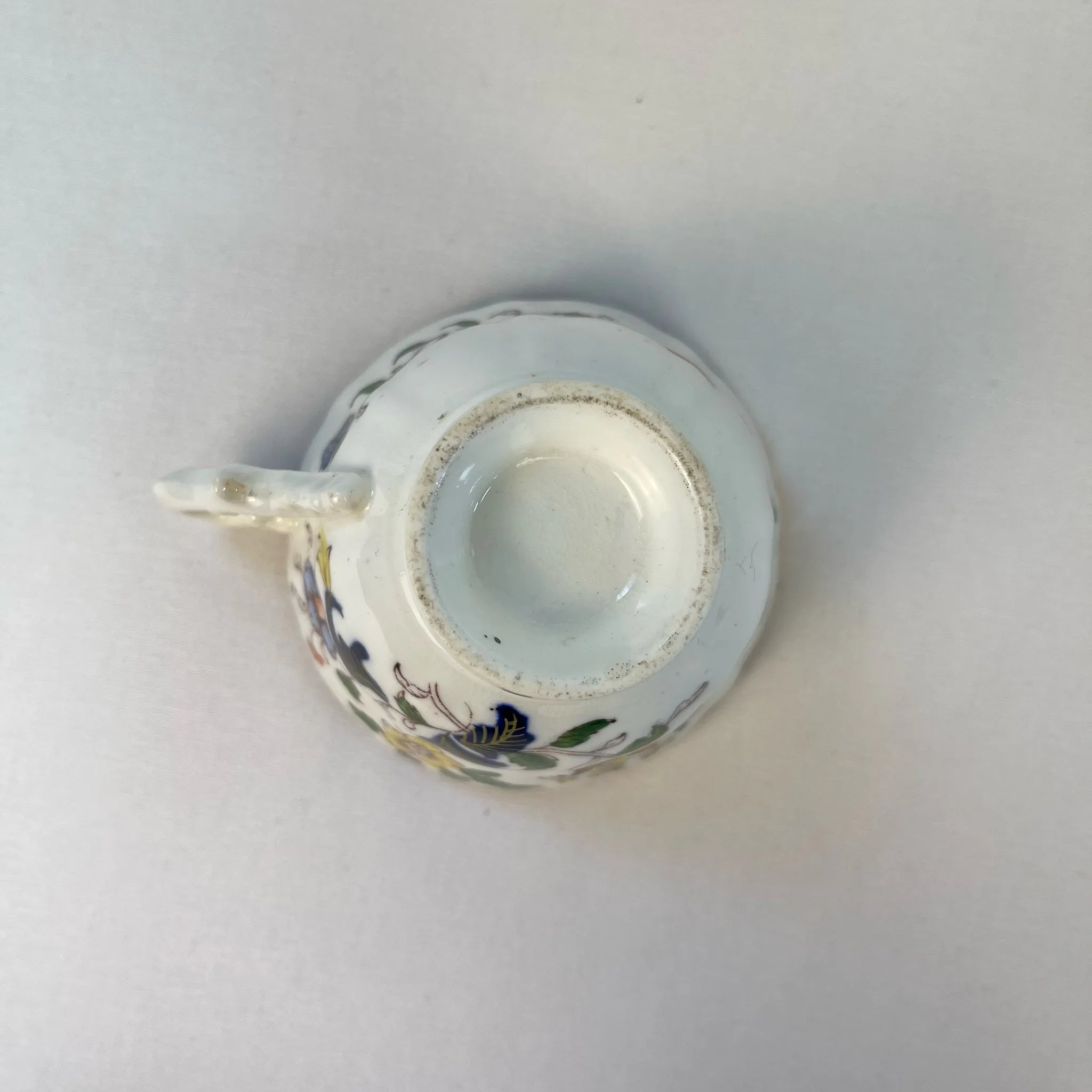 【アンティーク】 ティーカップ / ビクトリアン様式 / イギリス / Famille Rose(ファミーユ・ローズ)モチーフ