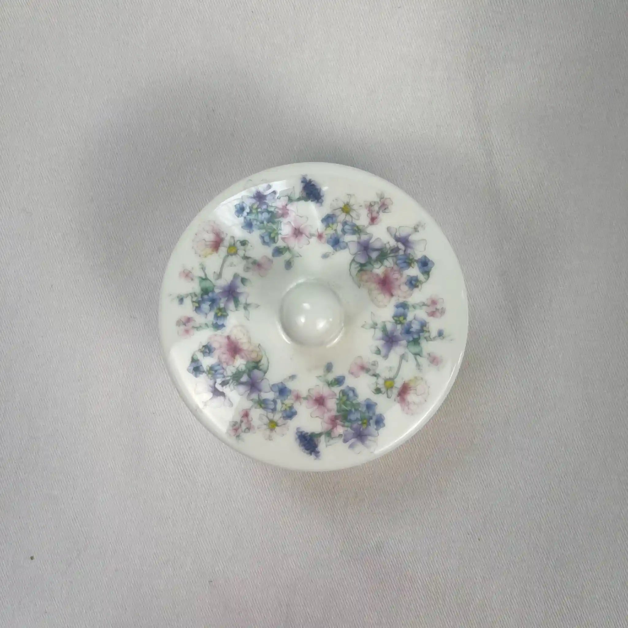 【アンティーク】 小物入れ / WEDGWOOD(ウェッジウッド) / アンジェラシリーズ / 1980年~ / Bone China / イギリス / トリンケットボックス,廃盤希少