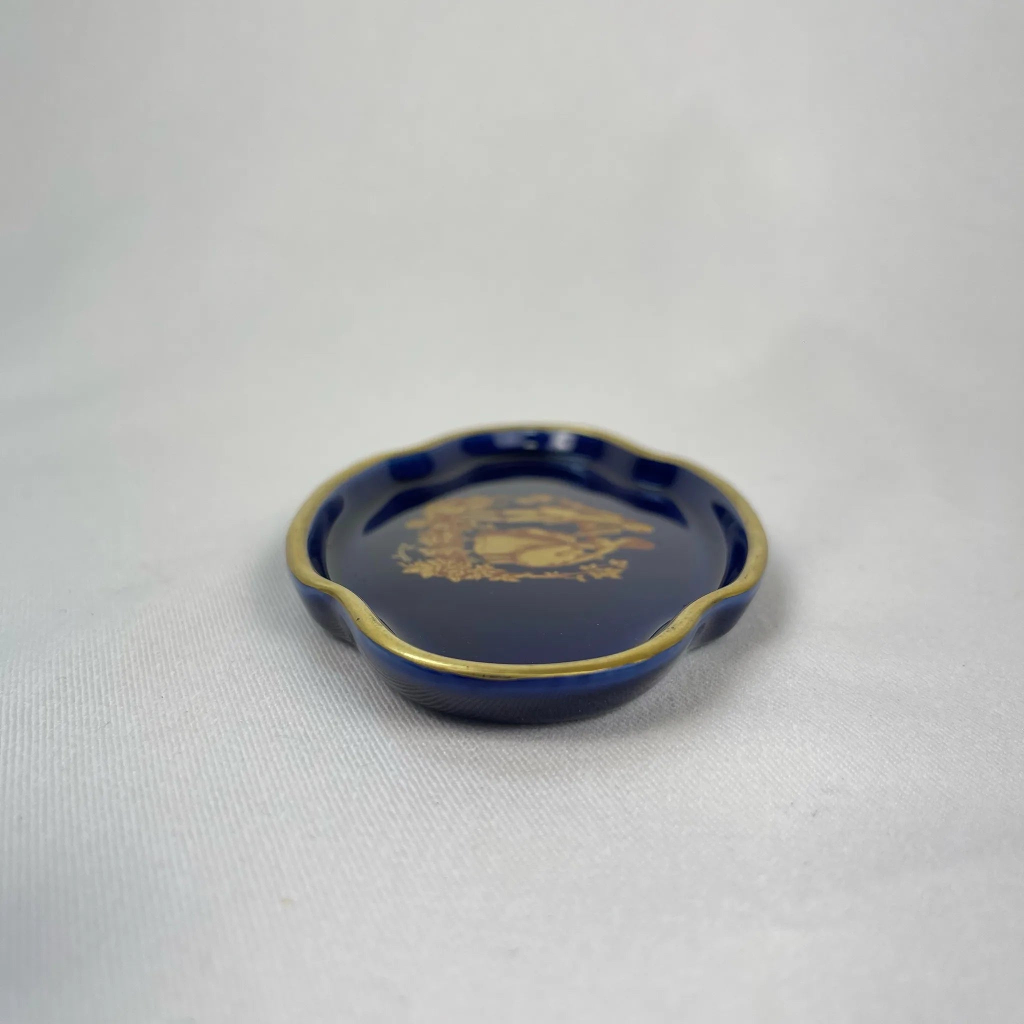 【アンティーク】 プレート(小皿) / Limoges(リモージュ) / CASTEL(カステル) / フランス / 22K金彩ヴィネット模様