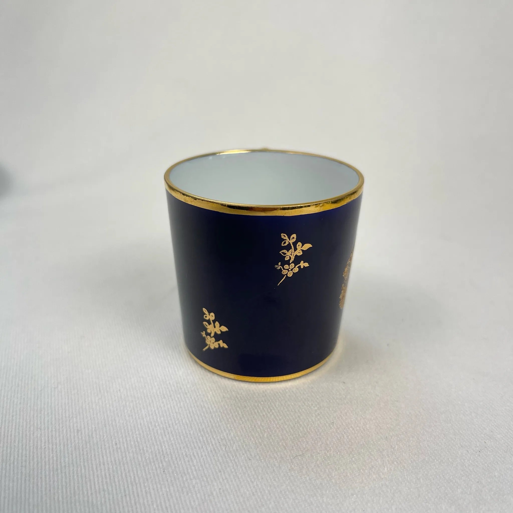 【アンティーク】 カップ&ソーサーセット / Limoges(リモージュ) / CASTEL(カステル) / フランス / 22K金彩ヴィネット模様