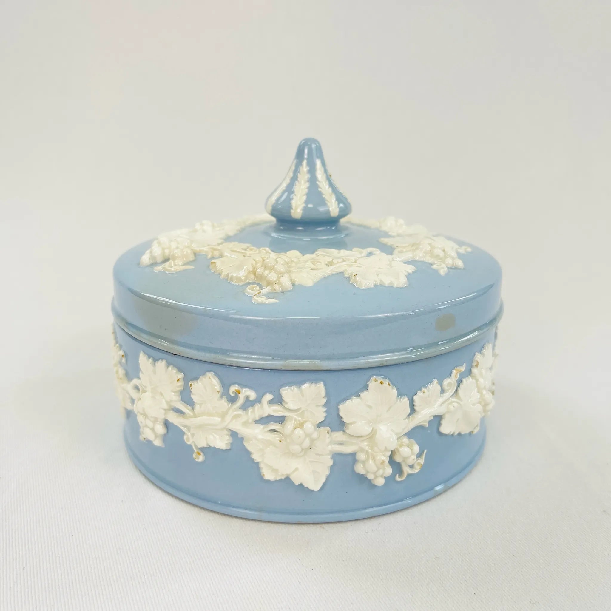 【リユース】 小物入れ / WEDGEWOOD(ウェッジウッド) / Embossed Queens Ware(エンボスド・クイーンズウェア)