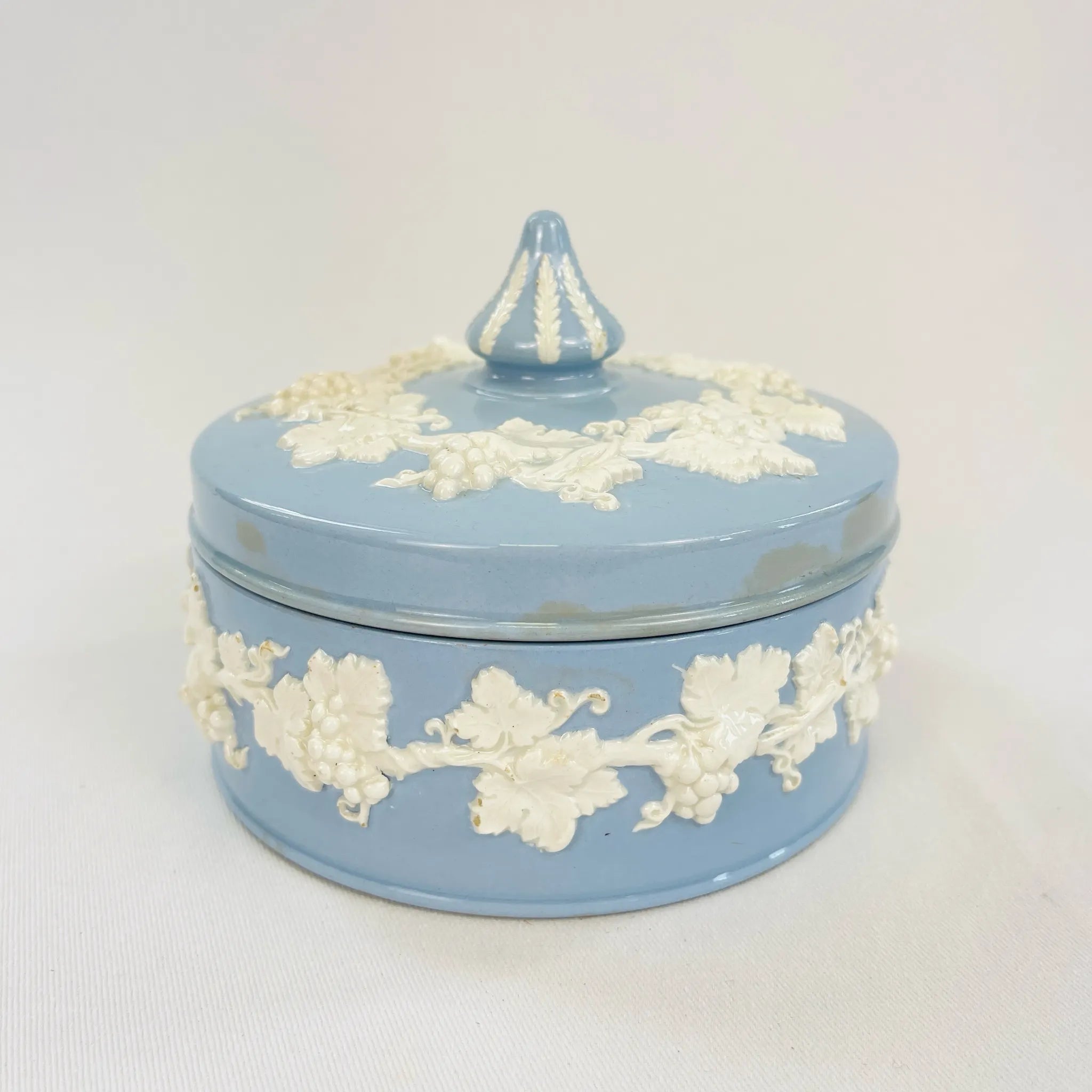 【リユース】 小物入れ / WEDGEWOOD(ウェッジウッド) / Embossed Queens Ware(エンボスド・クイーンズウェア)