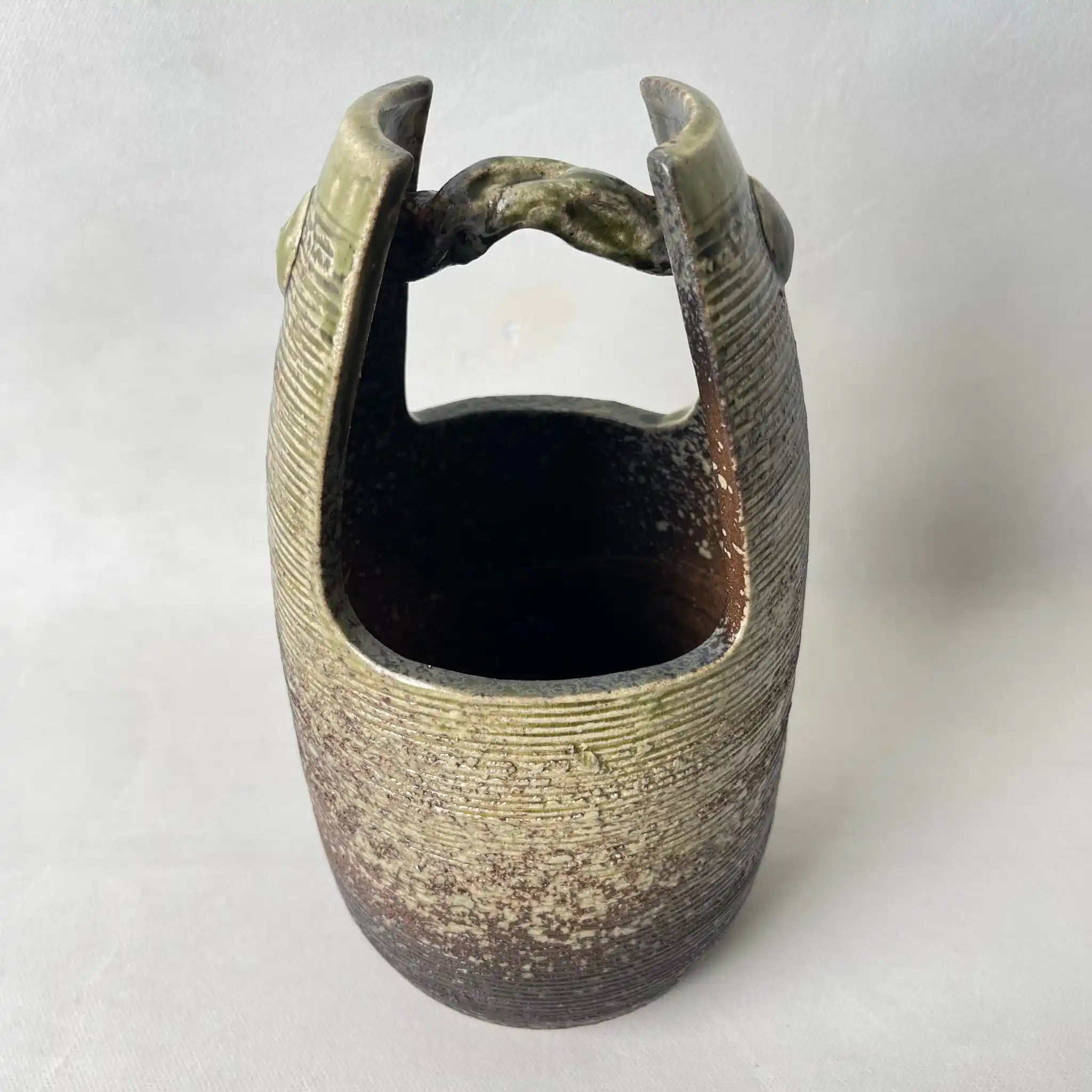 【リユース】 花瓶(フラワーベース) / 陶器 / 日本 / 釉薬塗布