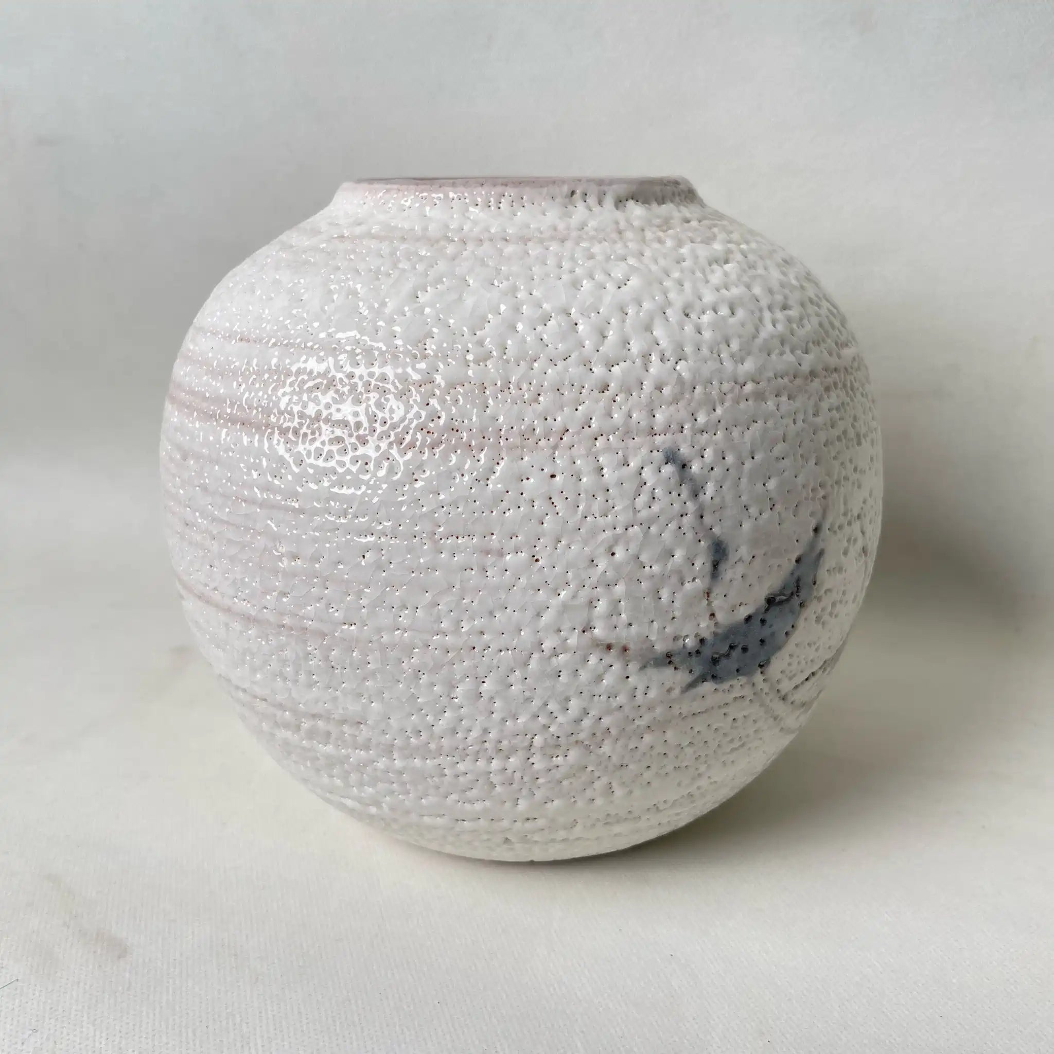 【リユース】 花生(花瓶) / 桔梗屋窯 桑原小三郎 作 / 志野花瓶 / 磁器 / 日本 / 美濃古窯 / 箱付き