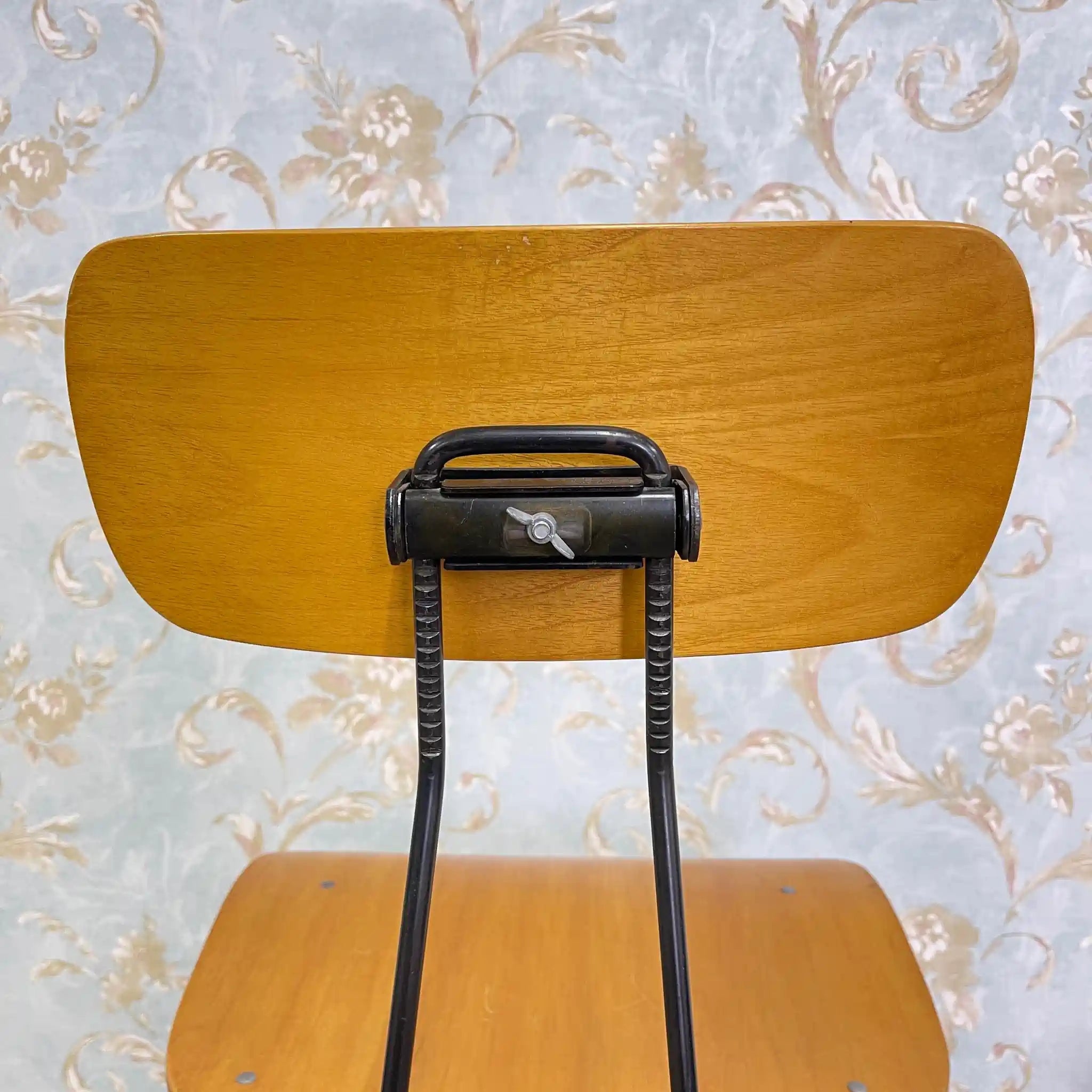 Vintage Swivel Chair / Northern Ohio Industrial / USA