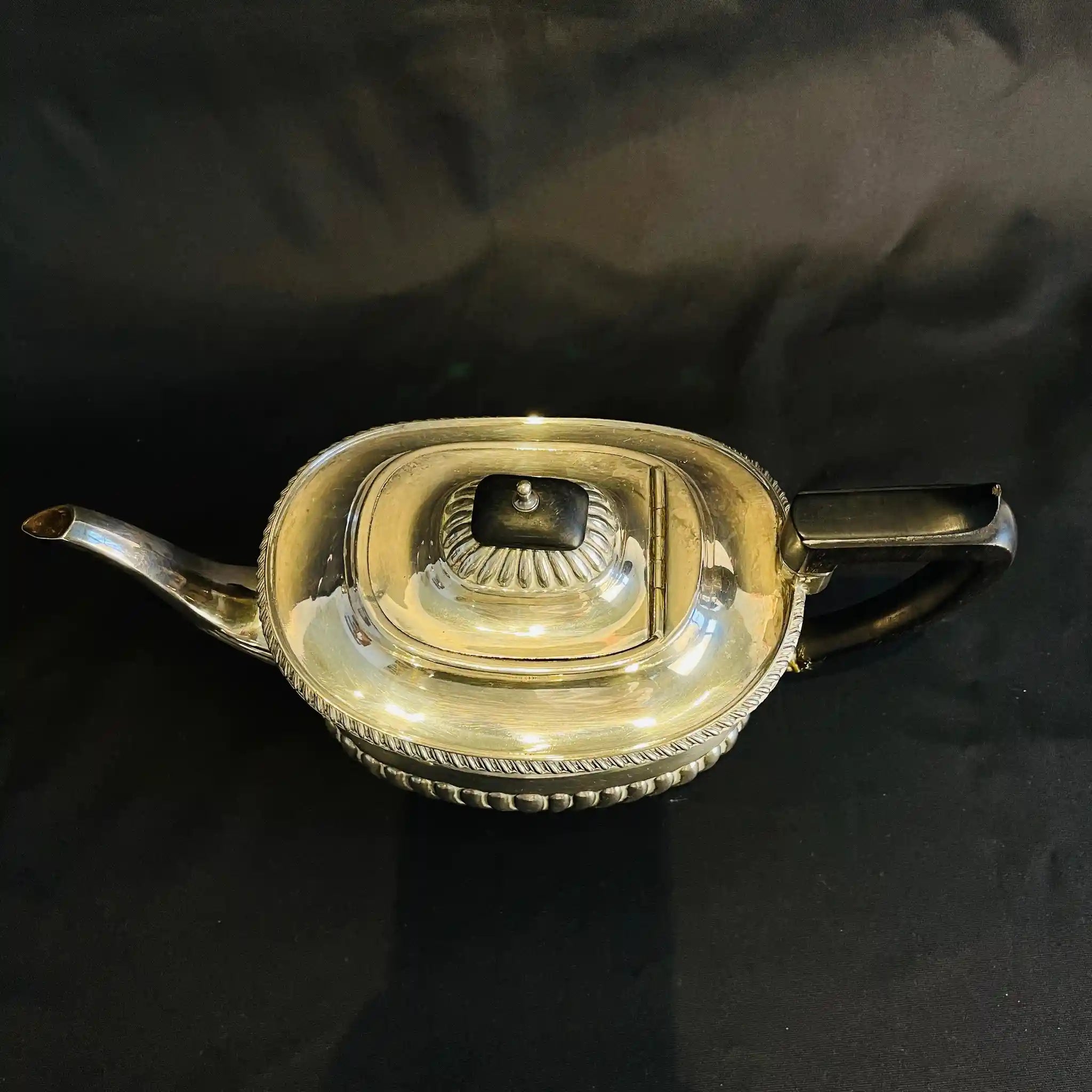 【アンティーク】 シュガーポット&クリーナー / Elkington(エルキントン) / ガドルーン装飾 / シルバーメッキ黒檀材 / イギリス / (ツインハンドル)、コーヒーポット&ティーポット(黒檀ハンドル)