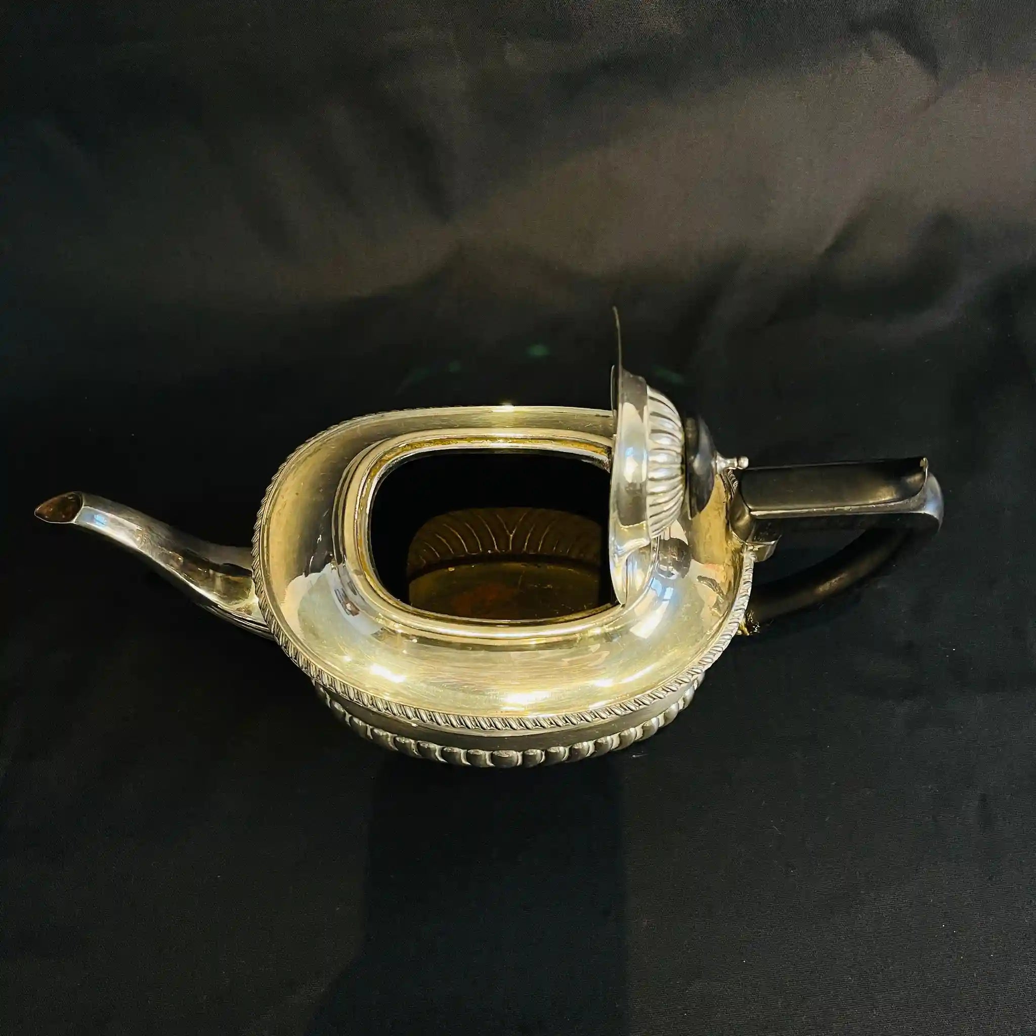 【アンティーク】 シュガーポット&クリーナー / Elkington(エルキントン) / ガドルーン装飾 / シルバーメッキ黒檀材 / イギリス / (ツインハンドル)、コーヒーポット&ティーポット(黒檀ハンドル)