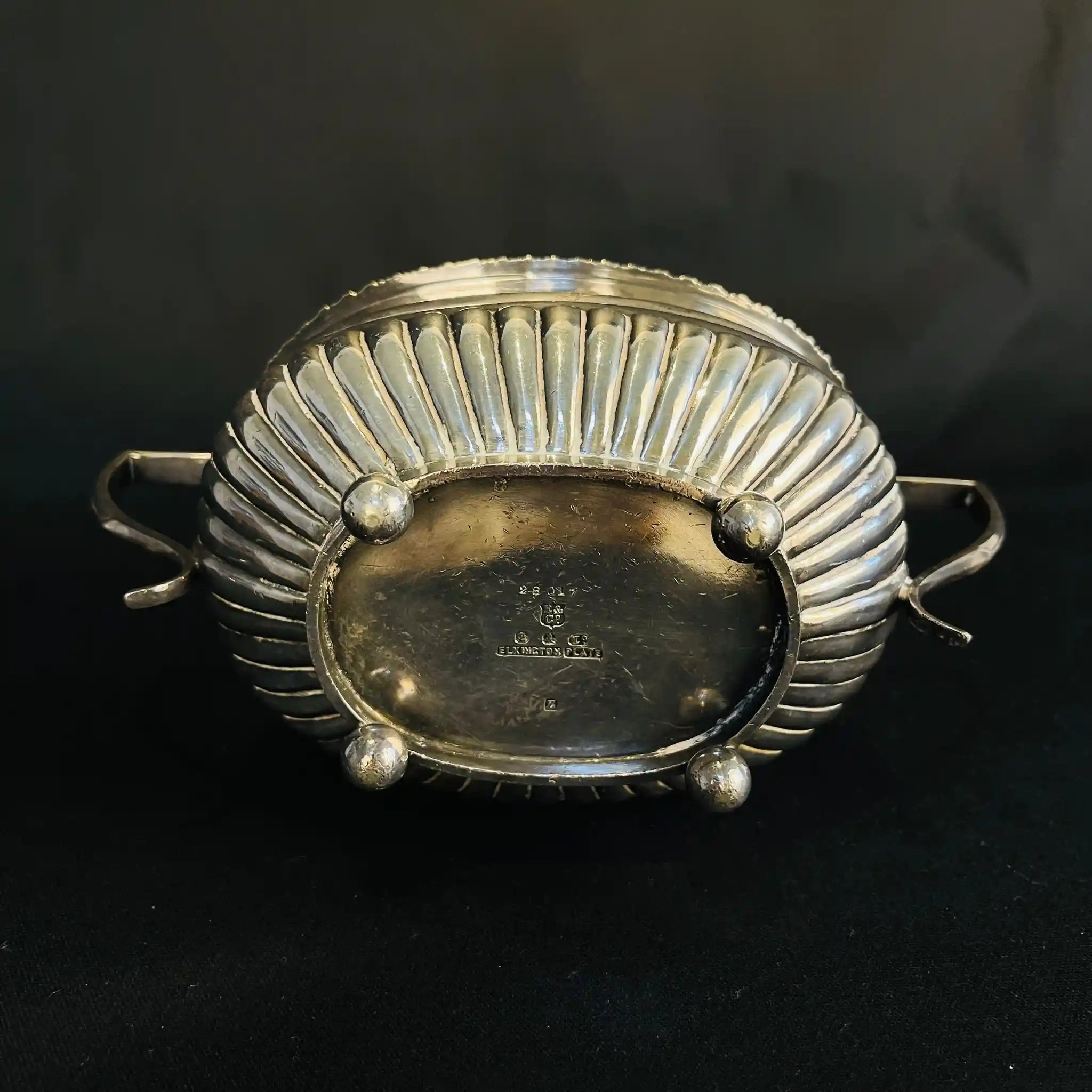 【アンティーク】 シュガーポット&クリーナー / Elkington(エルキントン) / ガドルーン装飾 / シルバーメッキ黒檀材 / イギリス / (ツインハンドル)、コーヒーポット&ティーポット(黒檀ハンドル)