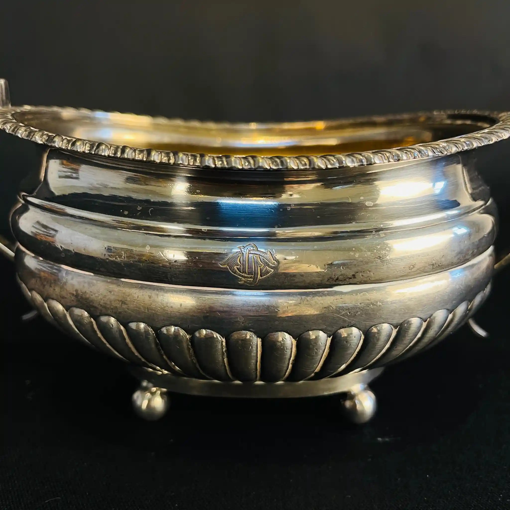 【アンティーク】 シュガーポット&クリーナー / Elkington(エルキントン) / ガドルーン装飾 / シルバーメッキ黒檀材 / イギリス / (ツインハンドル)、コーヒーポット&ティーポット(黒檀ハンドル)