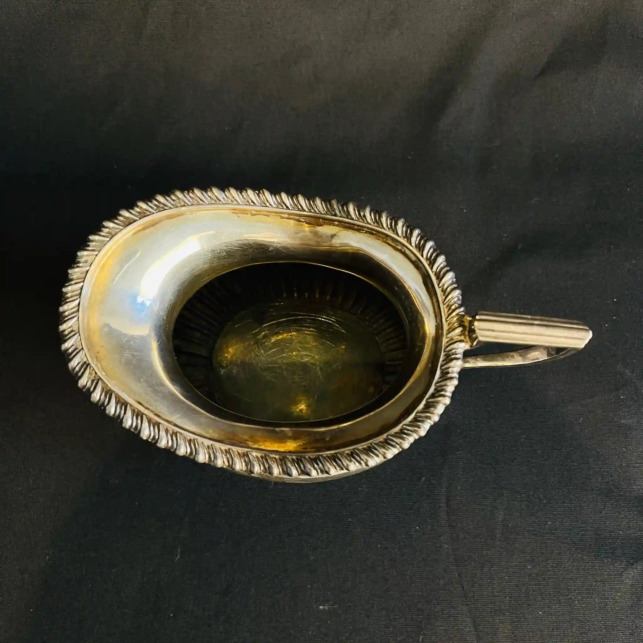 【アンティーク】 シュガーポット&クリーナー / Elkington(エルキントン) / ガドルーン装飾 / シルバーメッキ黒檀材 / イギリス / (ツインハンドル)、コーヒーポット&ティーポット(黒檀ハンドル)