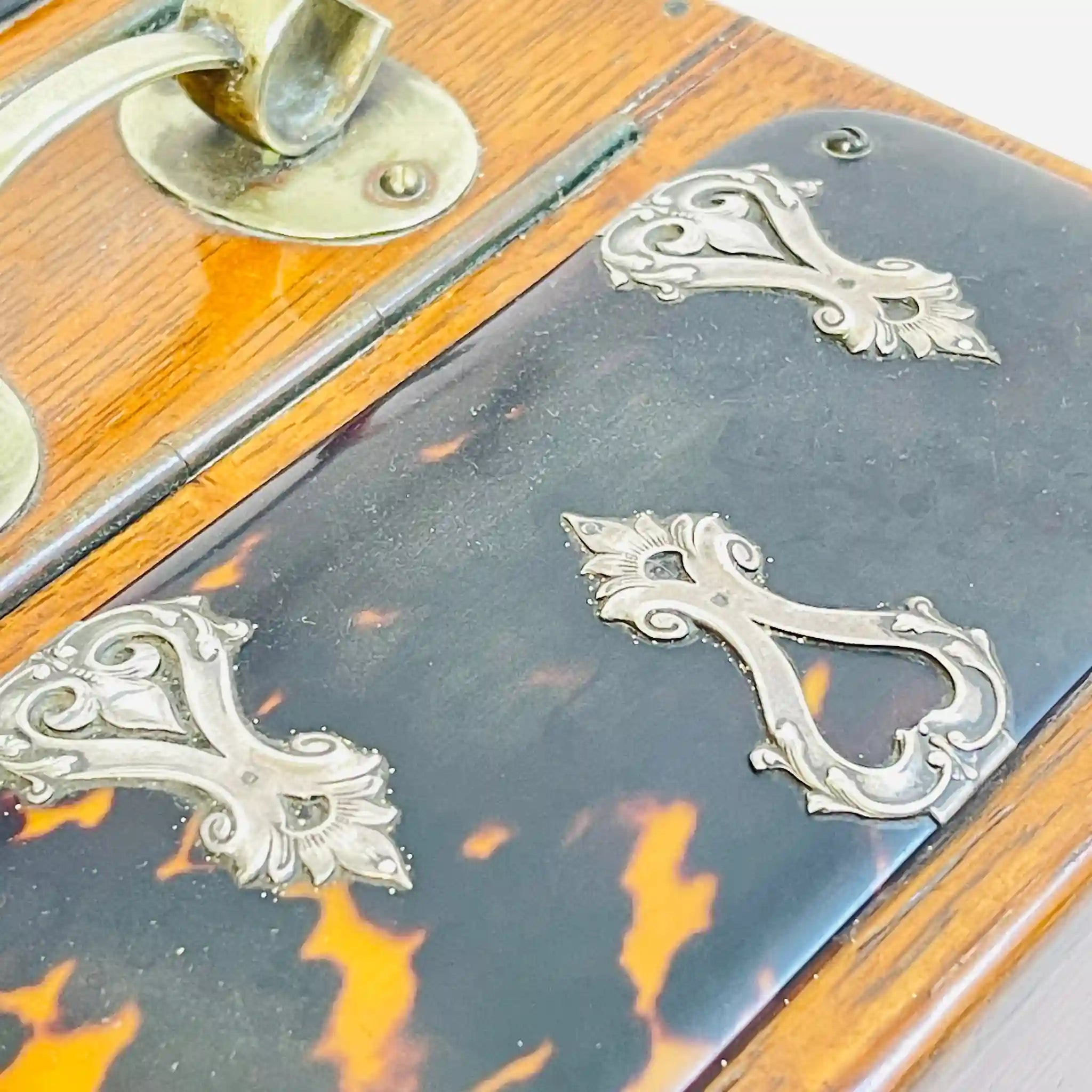 【アンティーク】 木製ドリンクボックス / イギリス直輸入