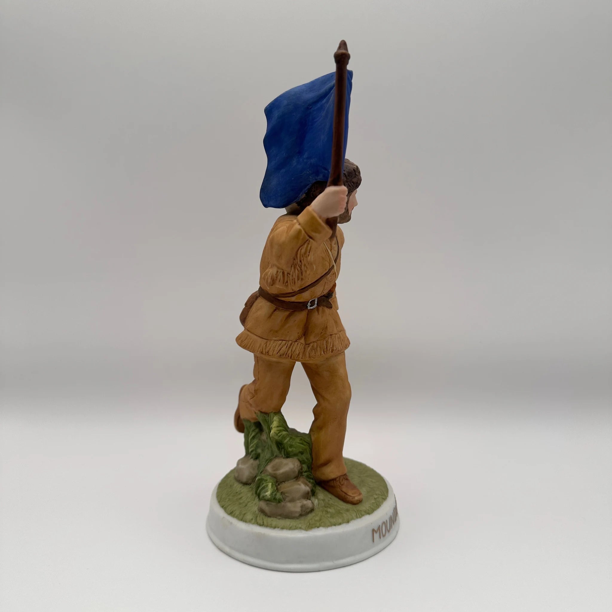 【リユース】 フィギュリン(陶磁器人形)