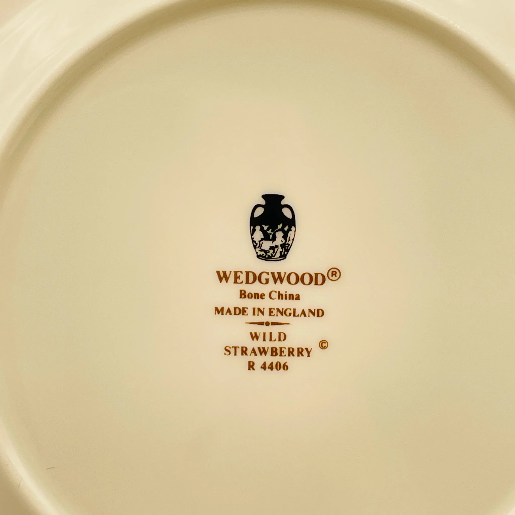 【リユース】 ペアティーカップ&ソーサーセット / WEDGWOOD / Bone China / イギリス / 新品未使用 / 箱付き