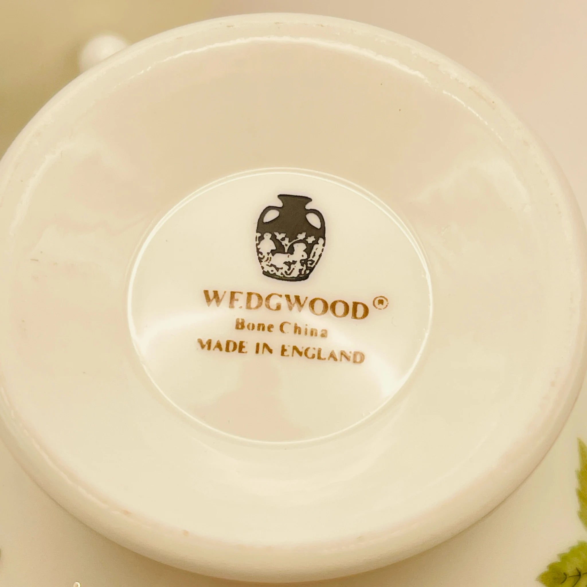【リユース】 ペアティーカップ&ソーサーセット / WEDGWOOD / Bone China / イギリス / 新品未使用 / 箱付き