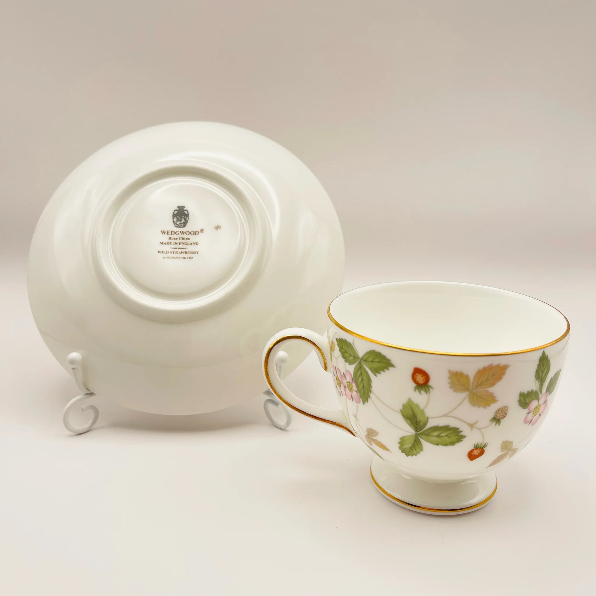 【リユース】 ペアティーカップ&ソーサーセット / WEDGWOOD / Bone China / イギリス / 新品未使用 / 箱付き