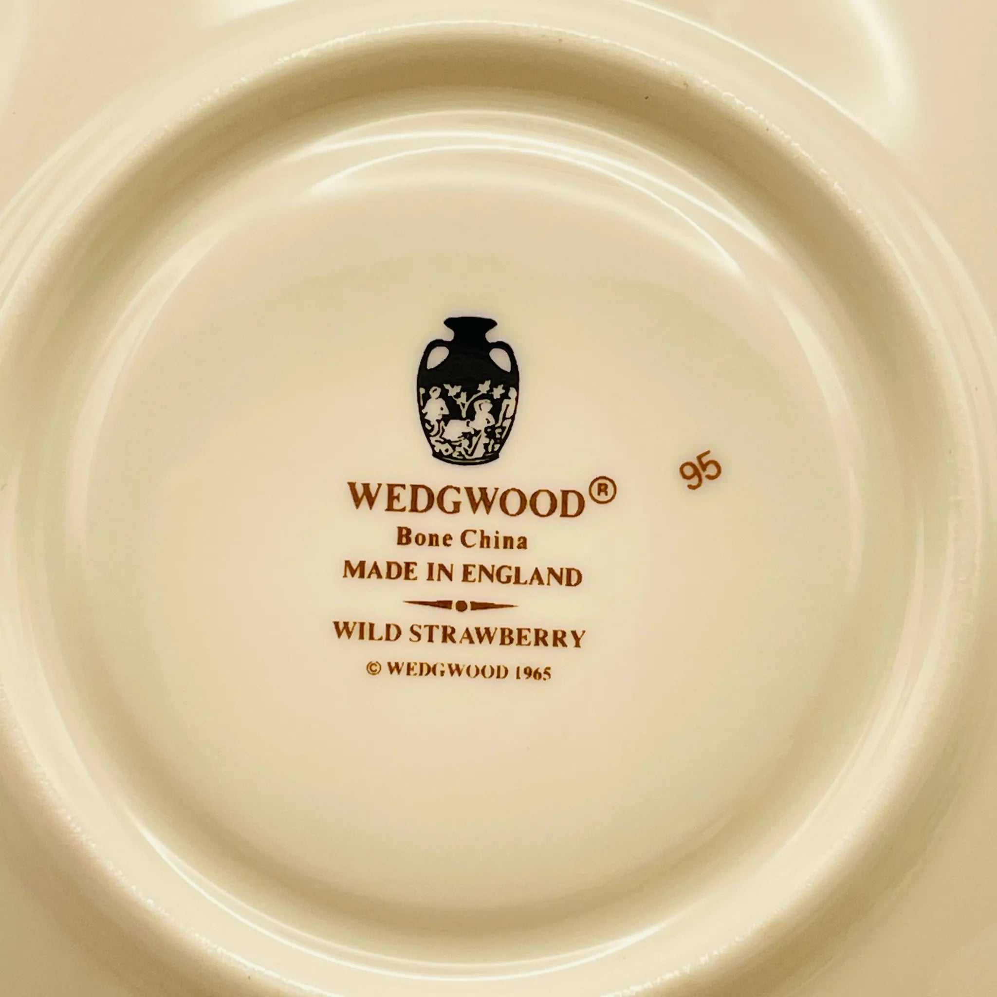 【リユース】 ペアティーカップ&ソーサーセット / WEDGWOOD / Bone China / イギリス / 新品未使用 / 箱付き