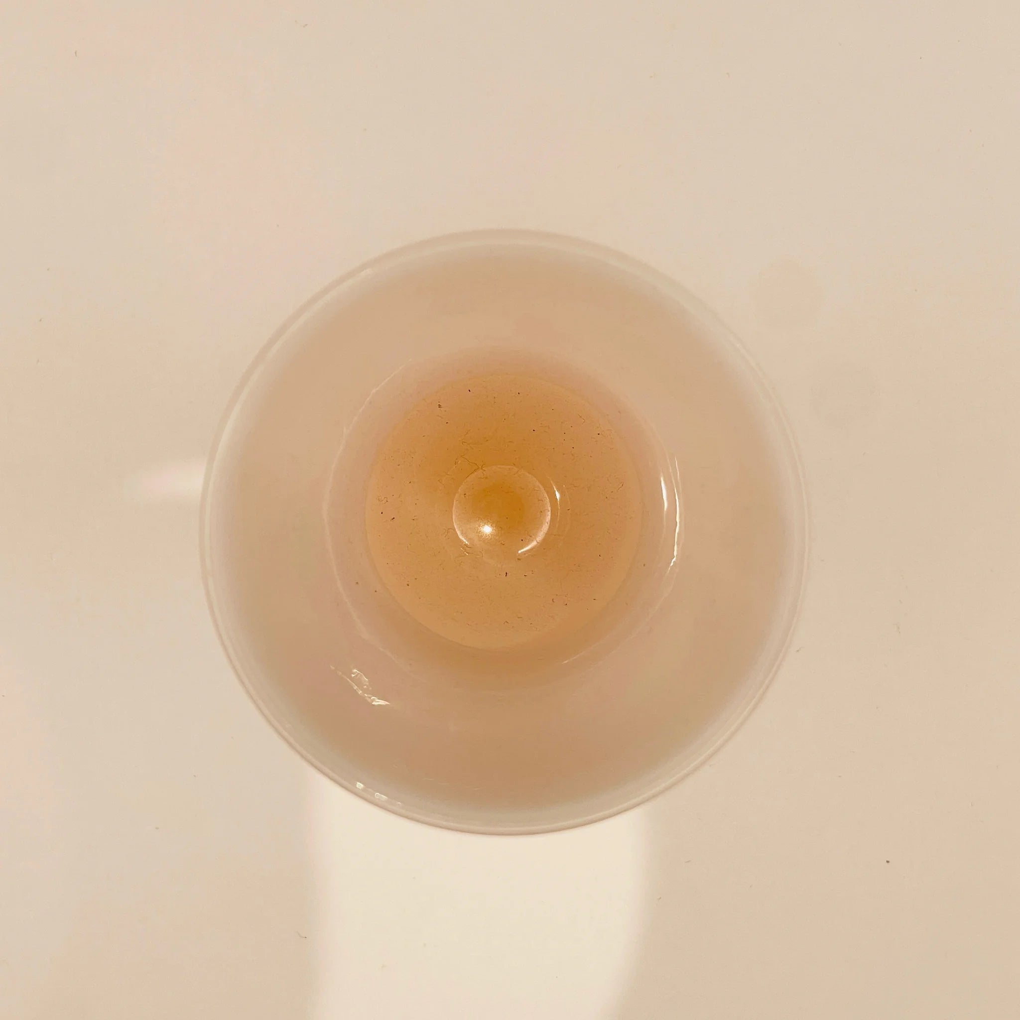 【リユース】 フラワーベース(花瓶) / 19世紀以降 / オパリンガラス / フランス / 乳白色の半透明性