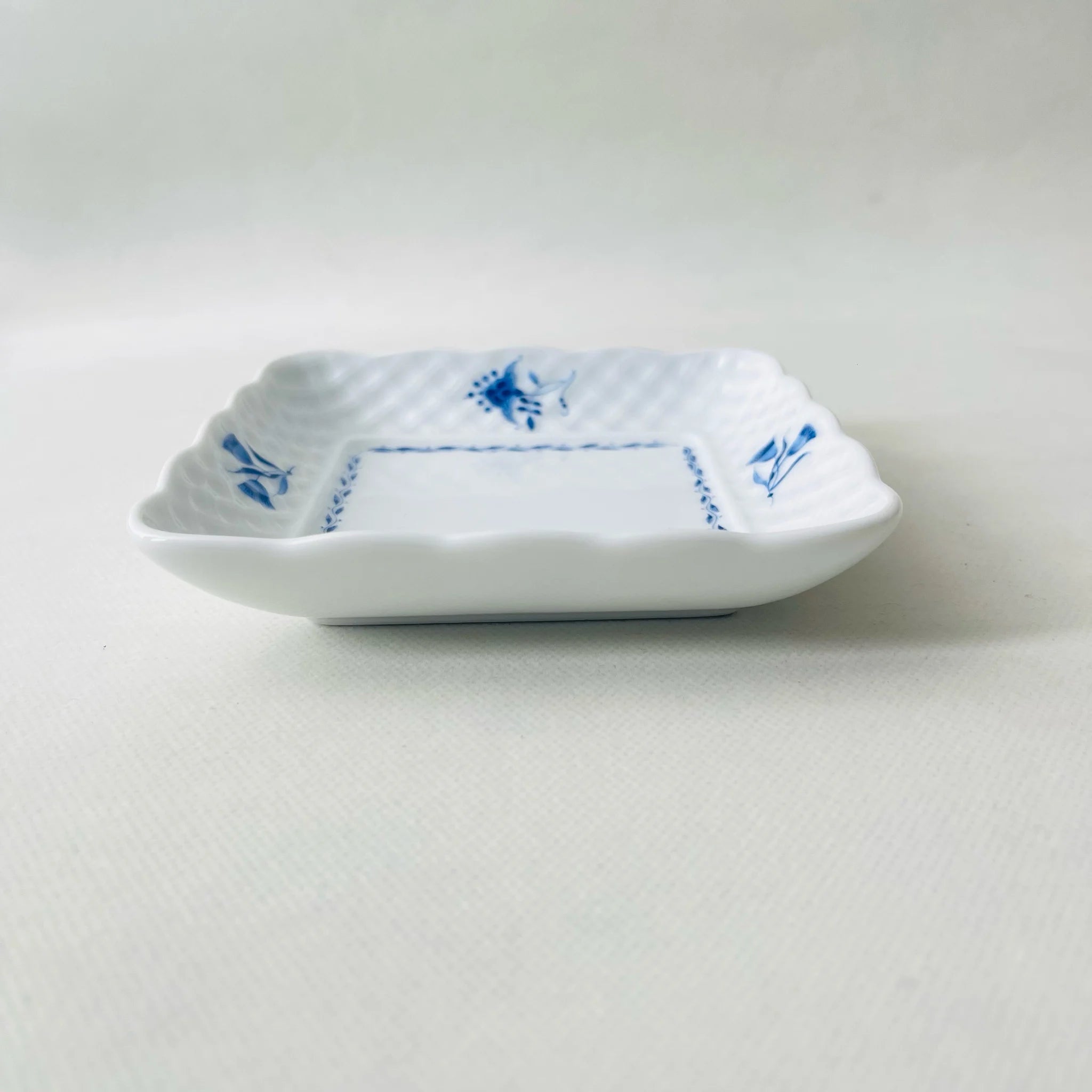 【リユース】 大皿+中皿5P / NARUMI / 未使用 箱あり