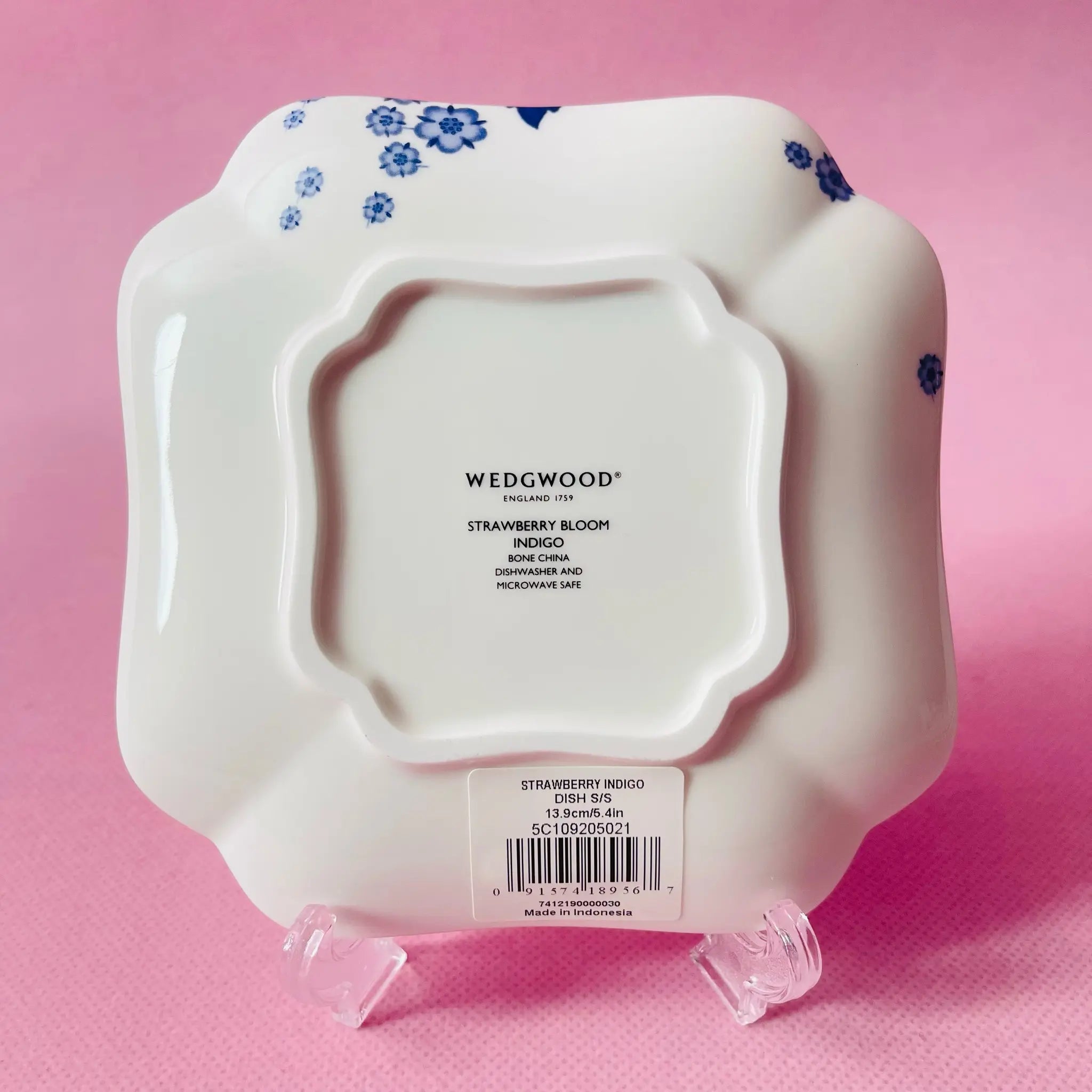 【リユース】 プレート(皿) / WEDGEWOOD(ウェッジウッド) / ストロベリーブルーム / Fine Bone China / 未使用品 箱あり