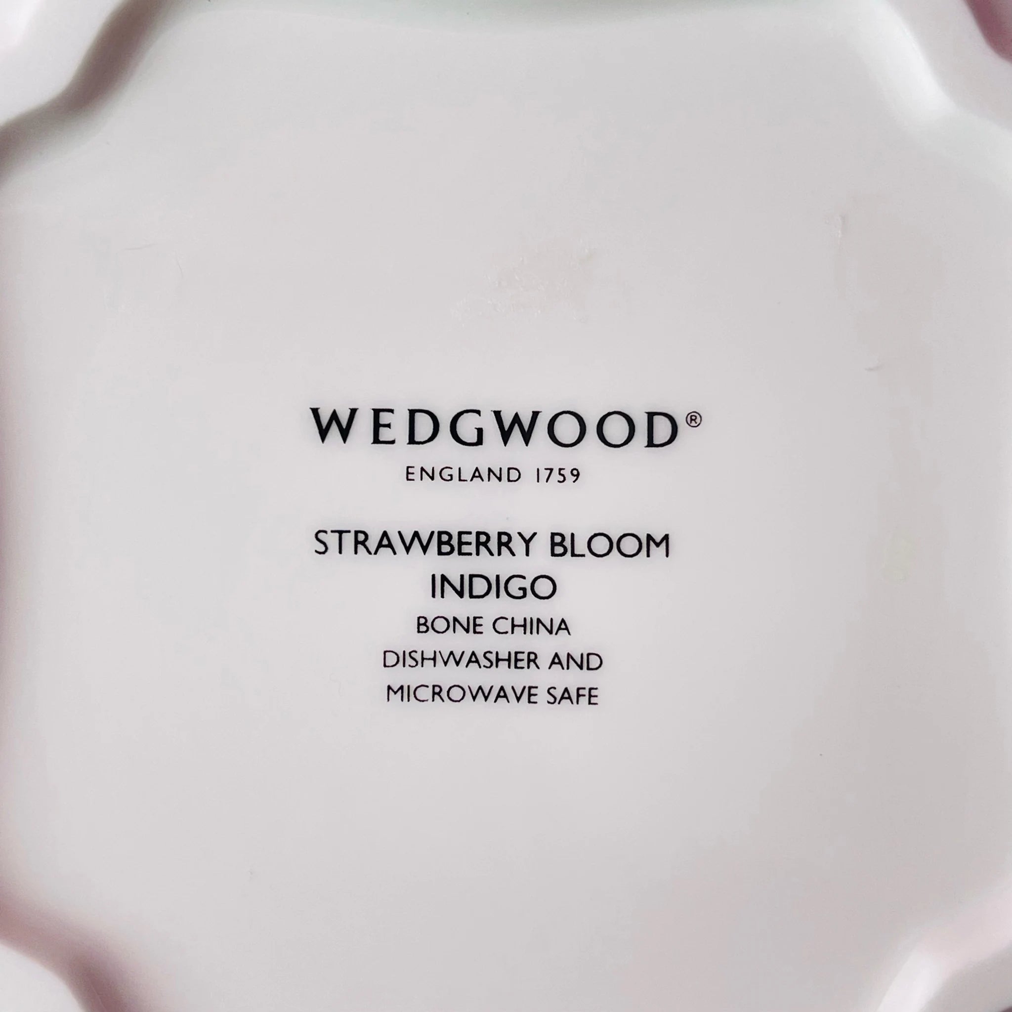 【リユース】 プレート(皿) / WEDGEWOOD(ウェッジウッド) / ストロベリーブルーム / Fine Bone China / 未使用品 箱あり