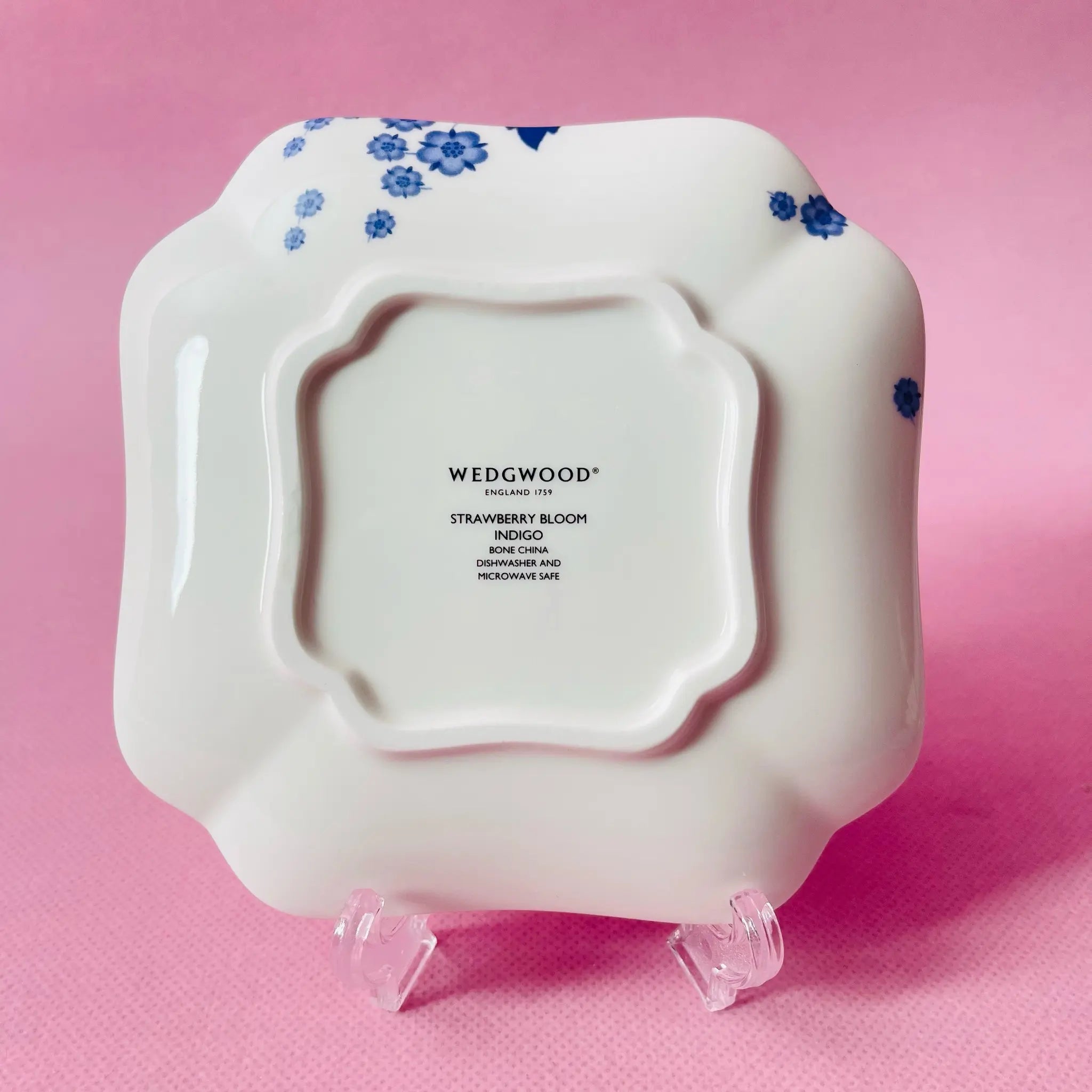 【リユース】 プレート(皿) / WEDGEWOOD(ウェッジウッド) / ストロベリーブルーム / Fine Bone China / 未使用品 箱あり