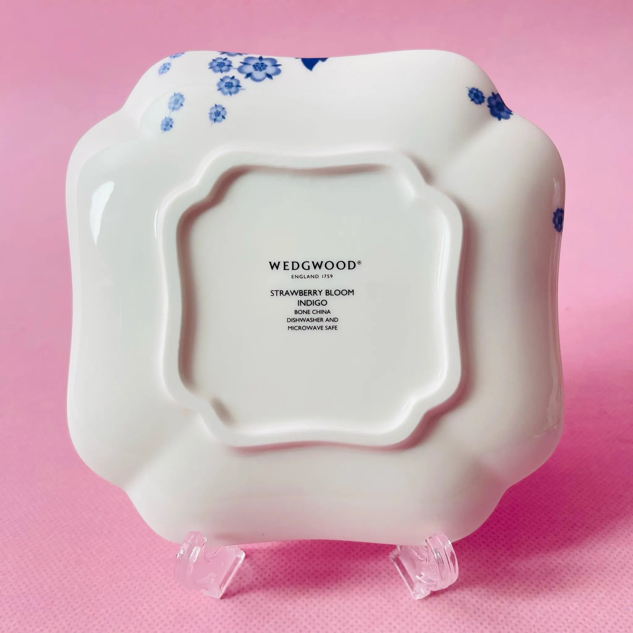 【リユース】 プレート(皿) / WEDGEWOOD(ウェッジウッド) / ストロベリーブルーム / Fine Bone China / 未使用品 箱あり
