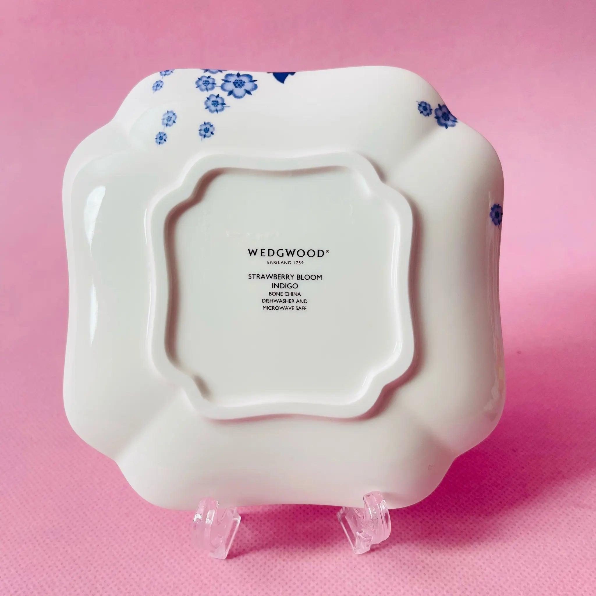 【リユース】 プレート(皿) / WEDGEWOOD(ウェッジウッド) / ストロベリーブルーム / Fine Bone China / 未使用品 箱あり / 箱付き